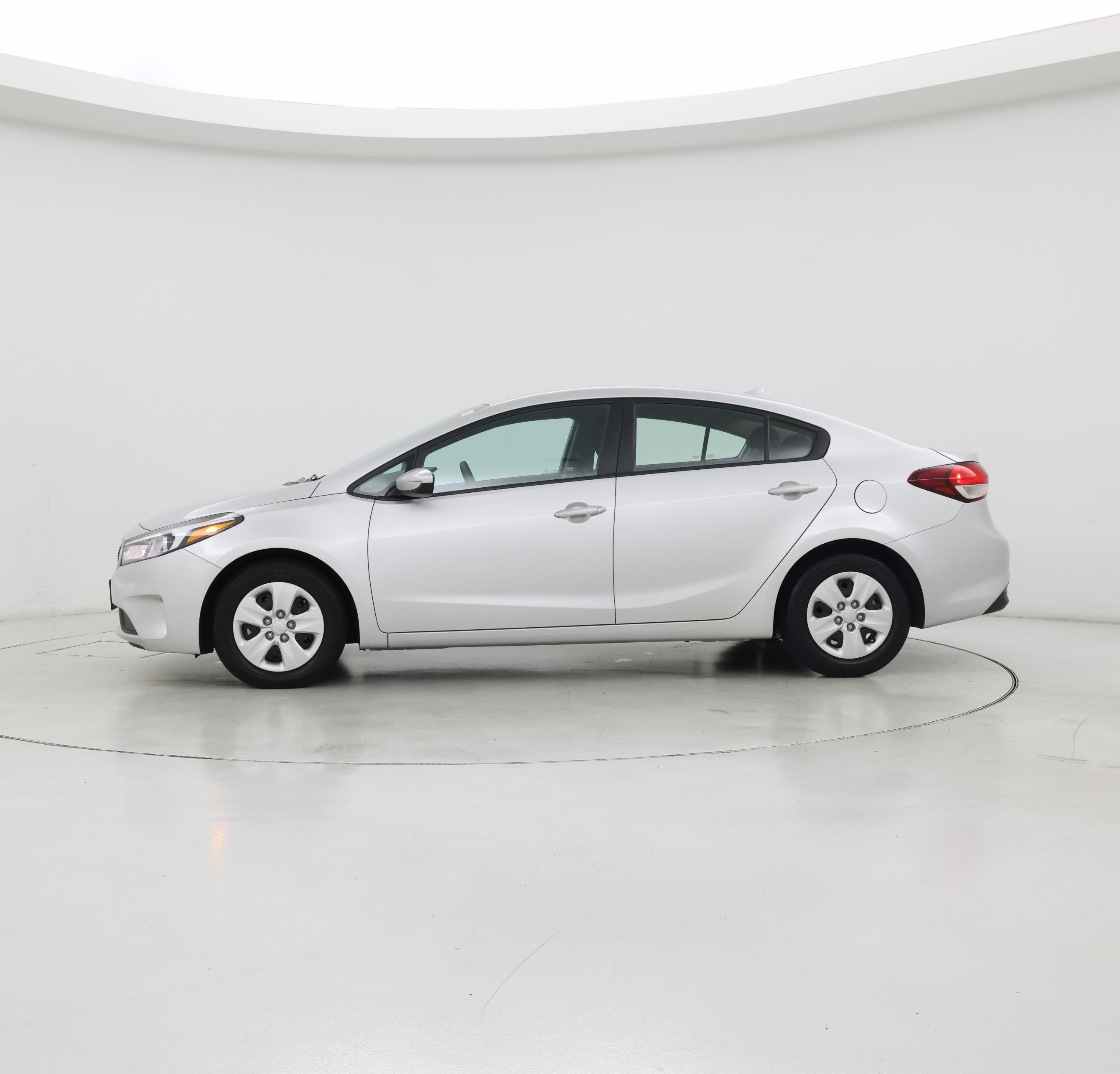 Thumbnail: 2017 Kia Forte - 3
