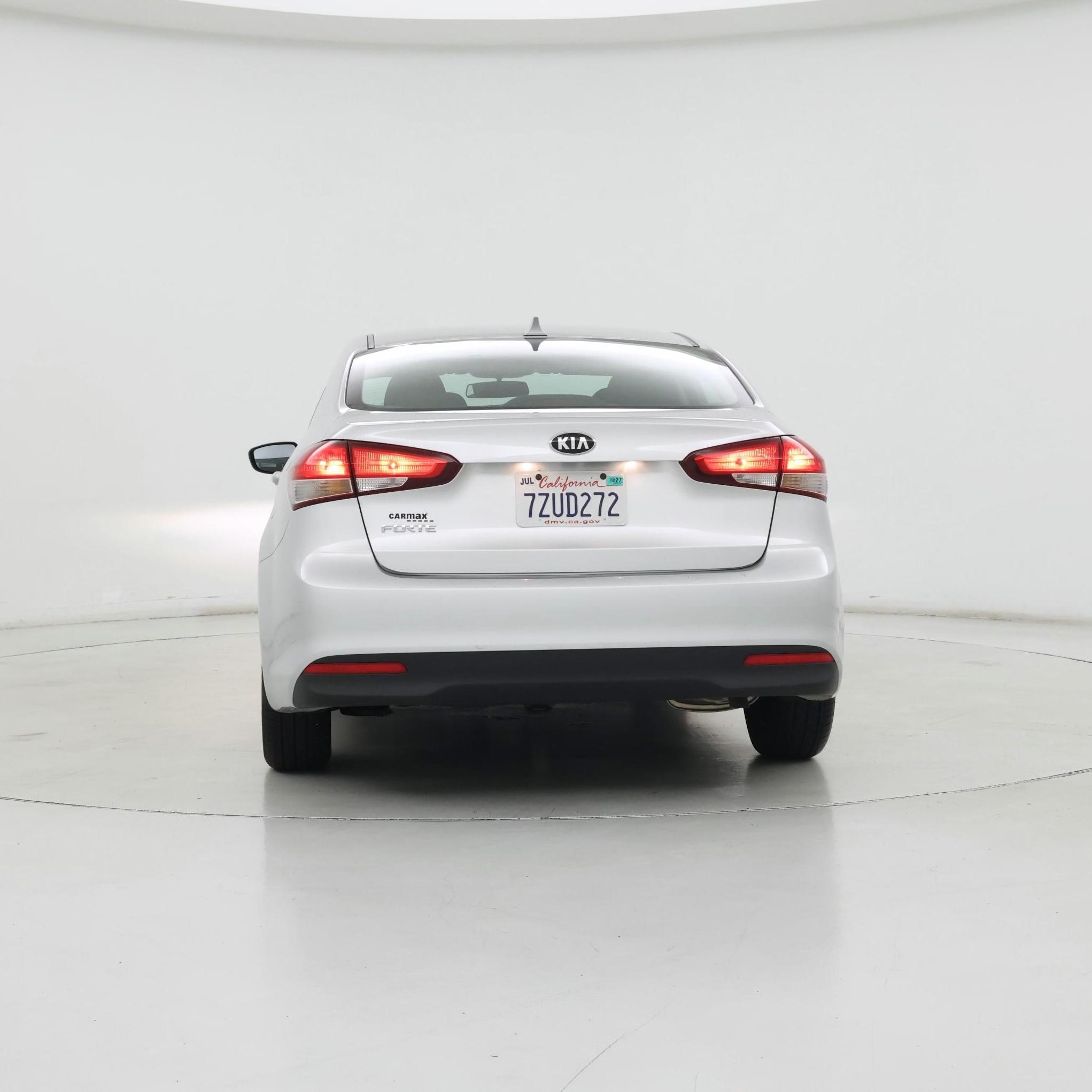 Thumbnail: 2017 Kia Forte - 6