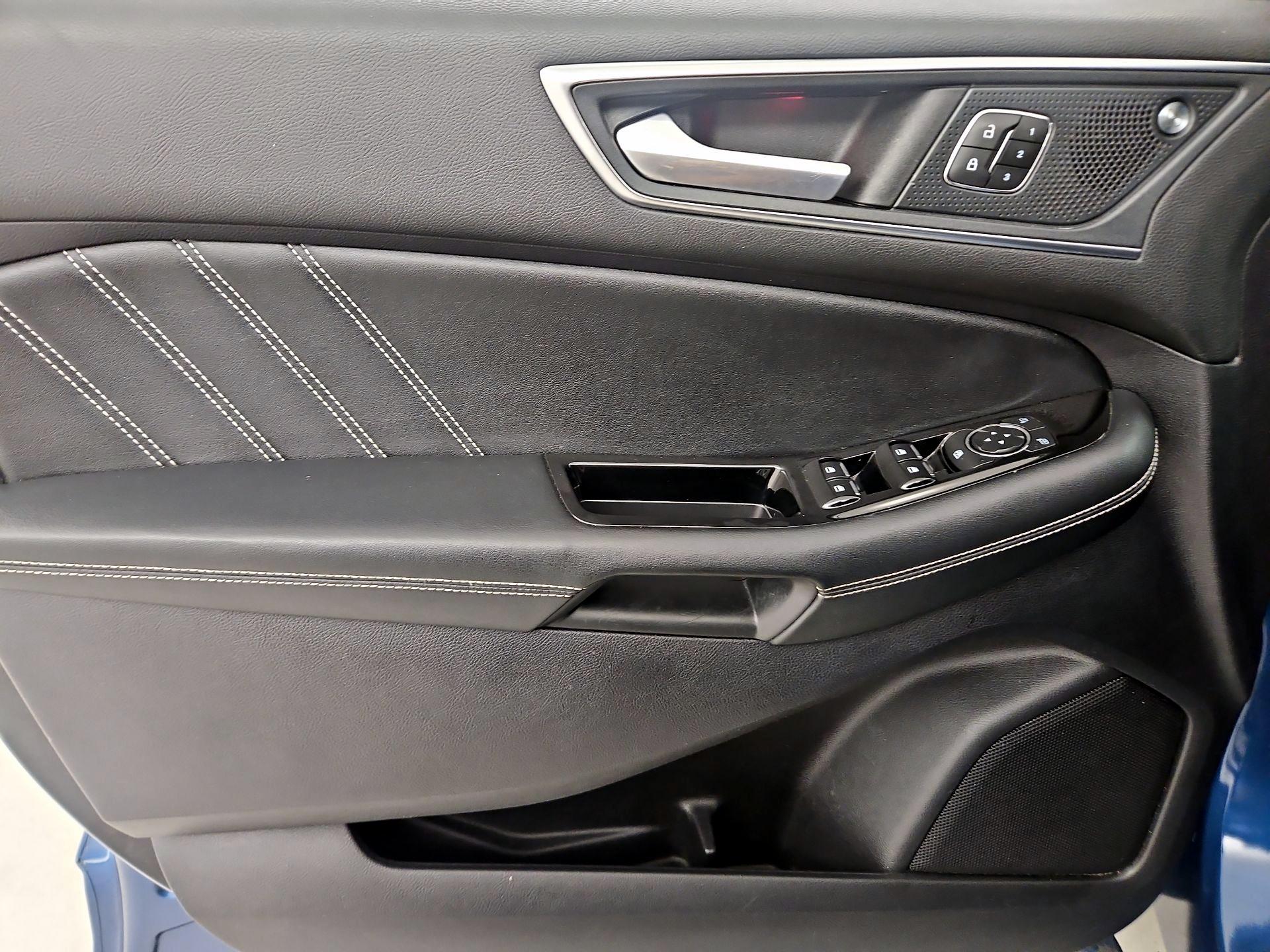 Thumbnail: 2019 Ford Edge - 12