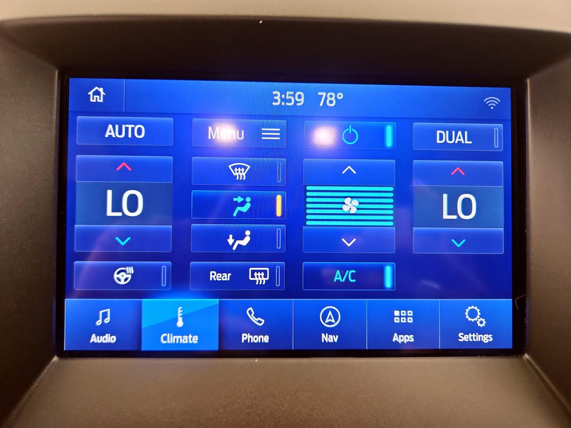 Thumbnail: 2019 Ford Edge - 17