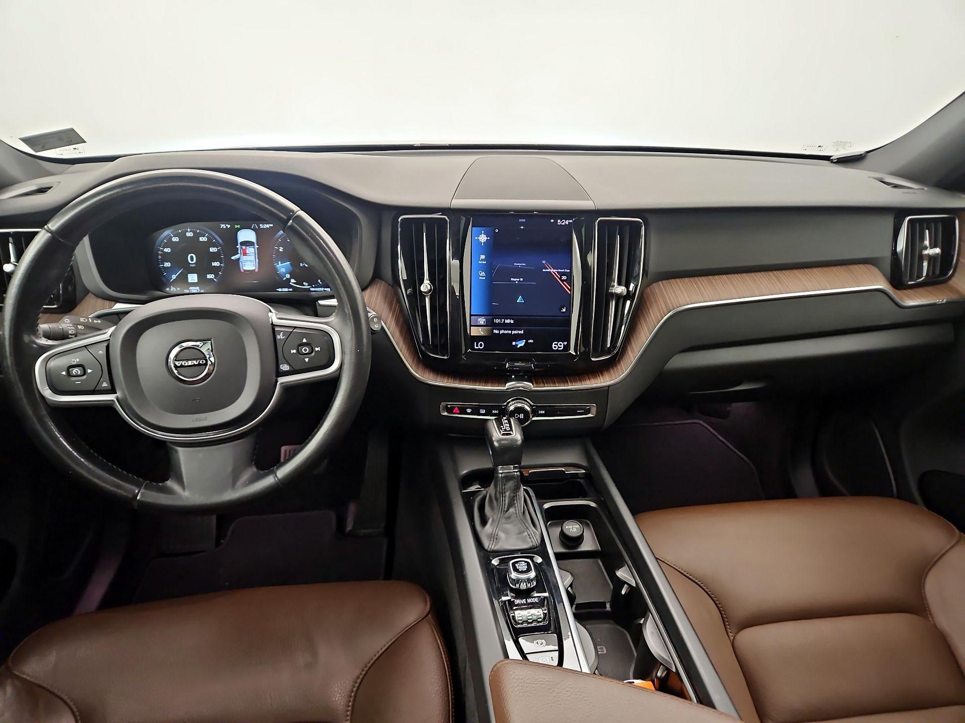 Thumbnail: 2021 Volvo XC60 - 9
