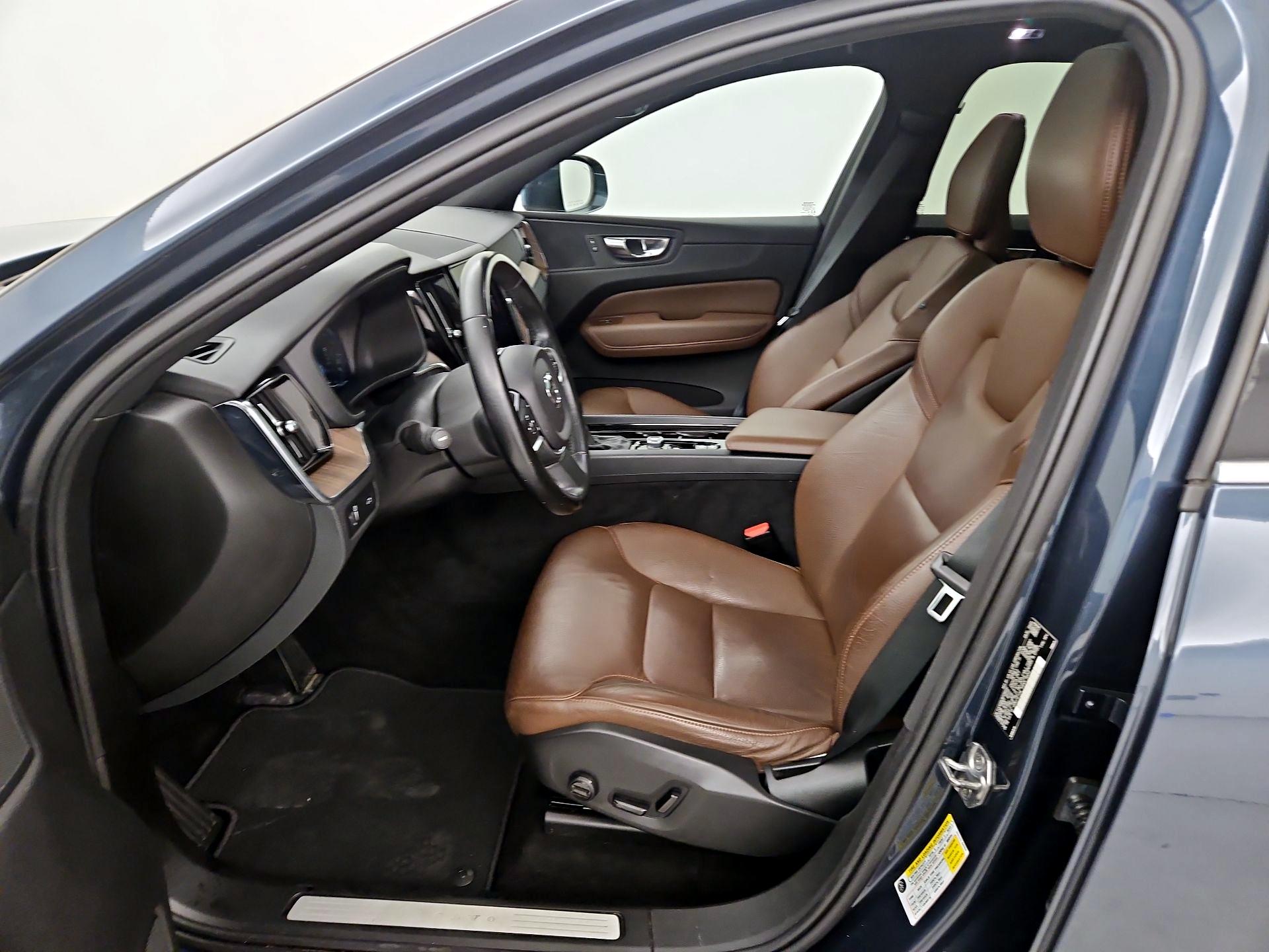 Thumbnail: 2021 Volvo XC60 - 11