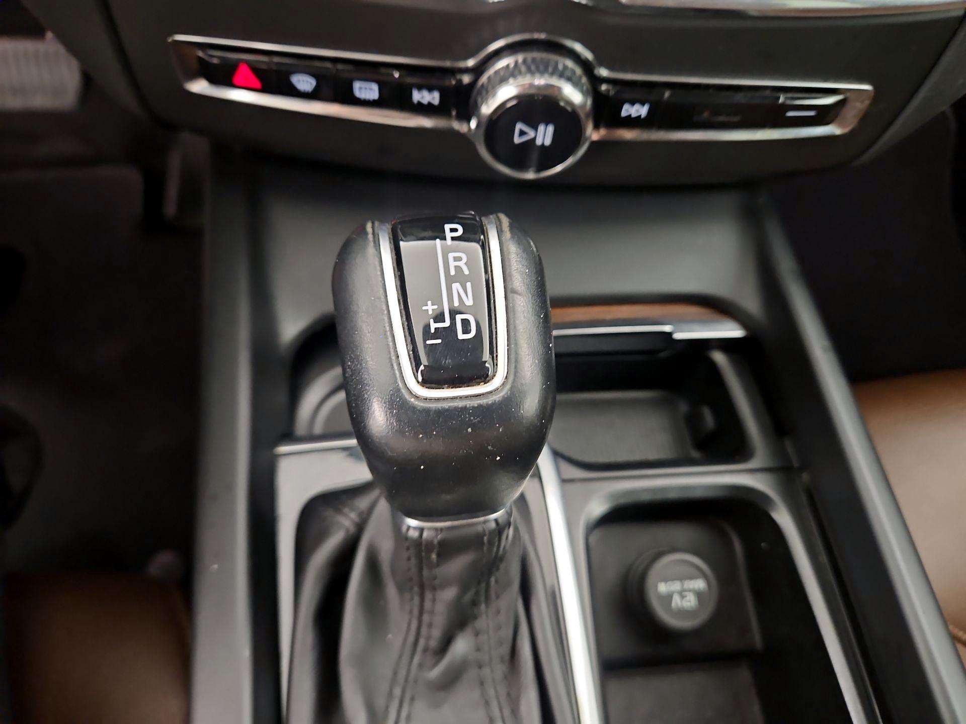 Thumbnail: 2021 Volvo XC60 - 18