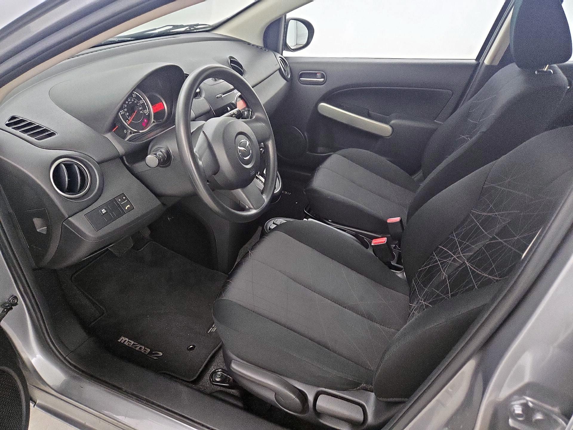 Thumbnail: 2014 Mazda Mazda2 - 11