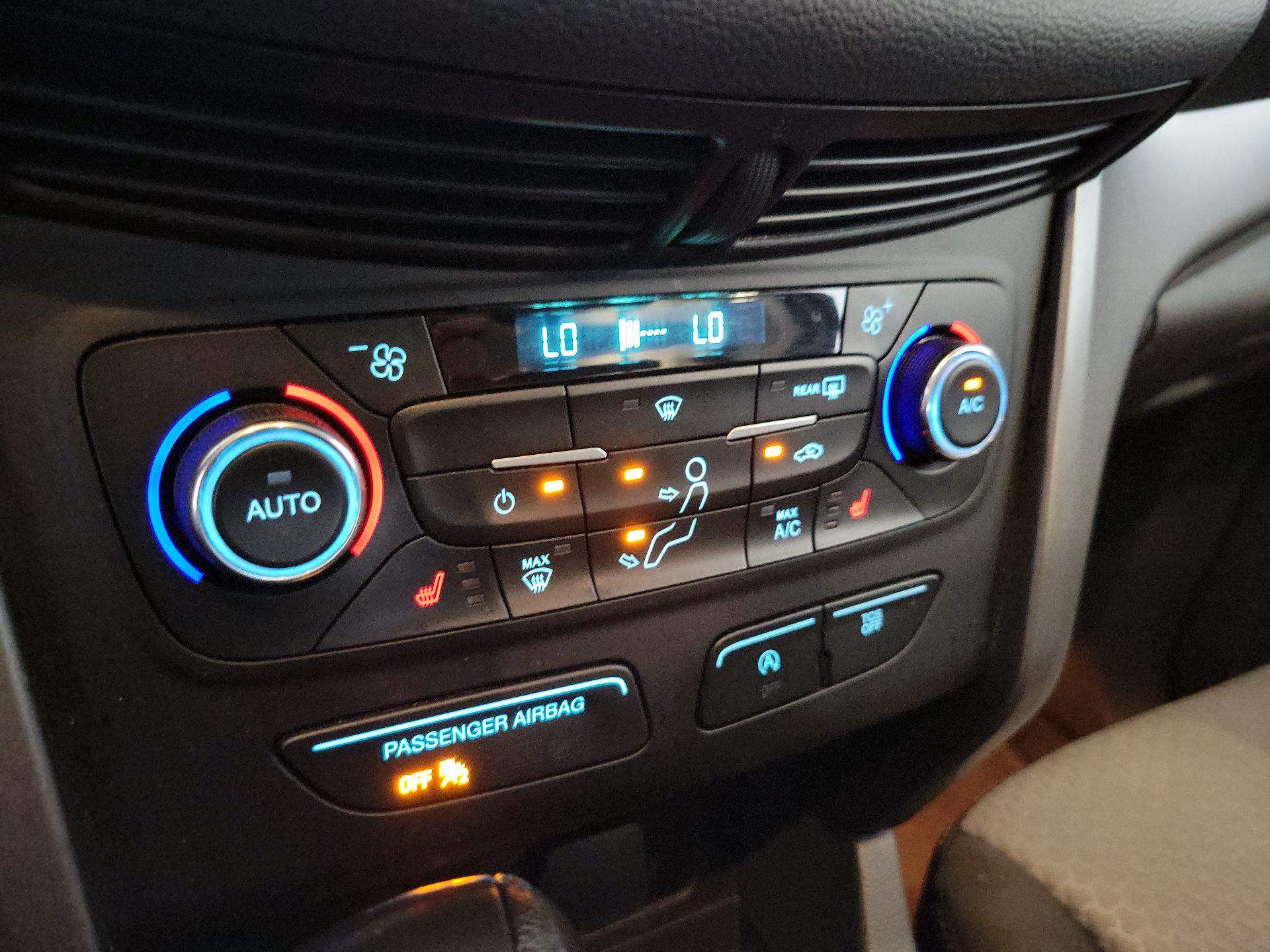 Thumbnail: 2017 Ford Escape - 17
