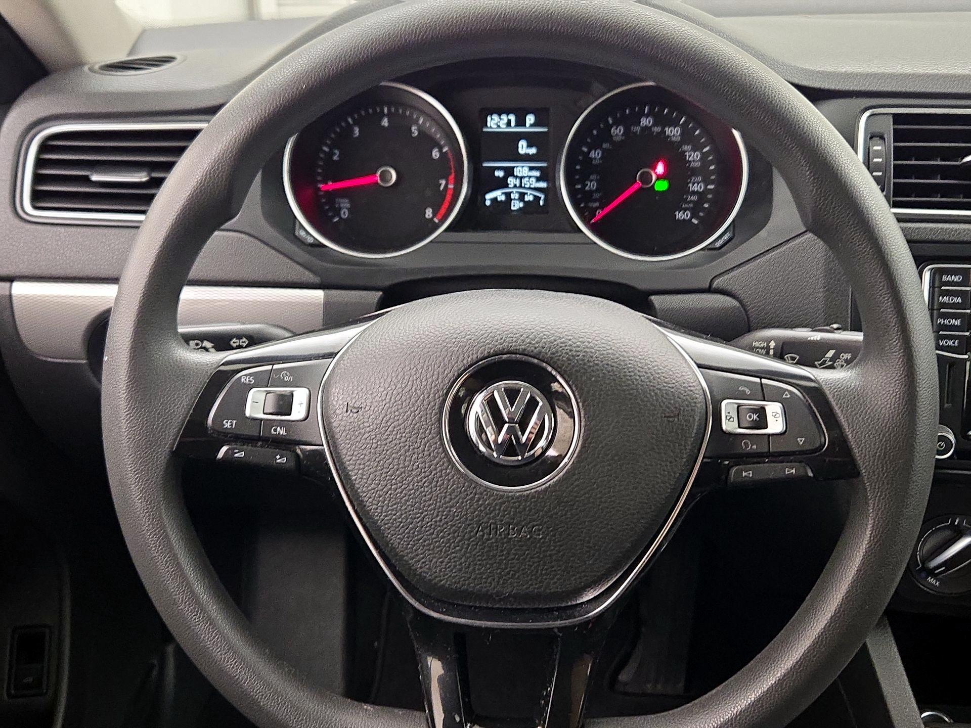 Thumbnail: 2016 Volkswagen Jetta - 10