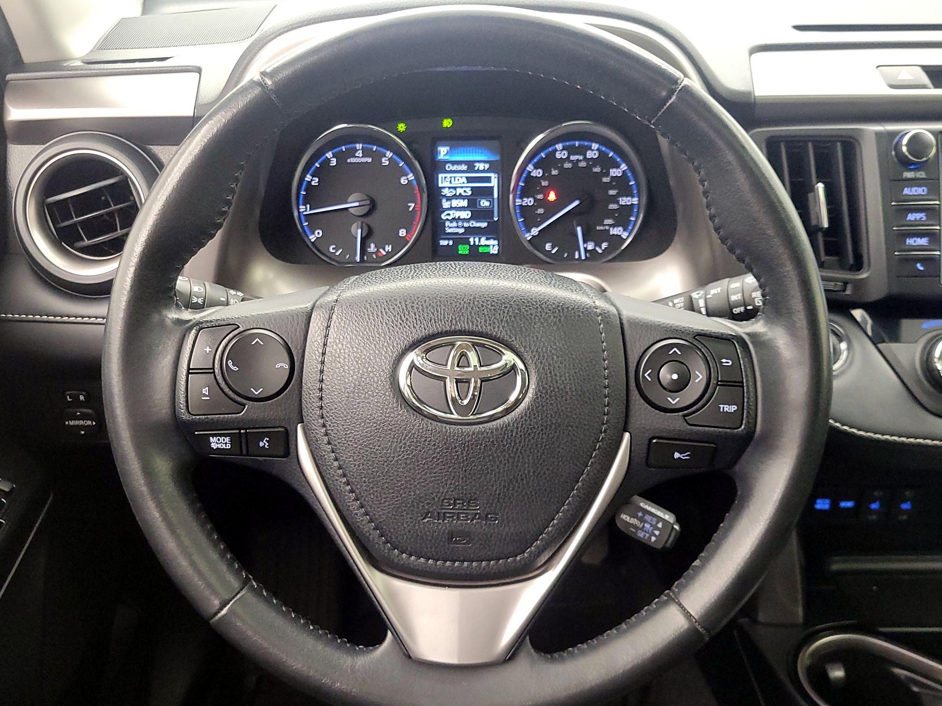 Thumbnail: 2018 Toyota RAV4 - 10