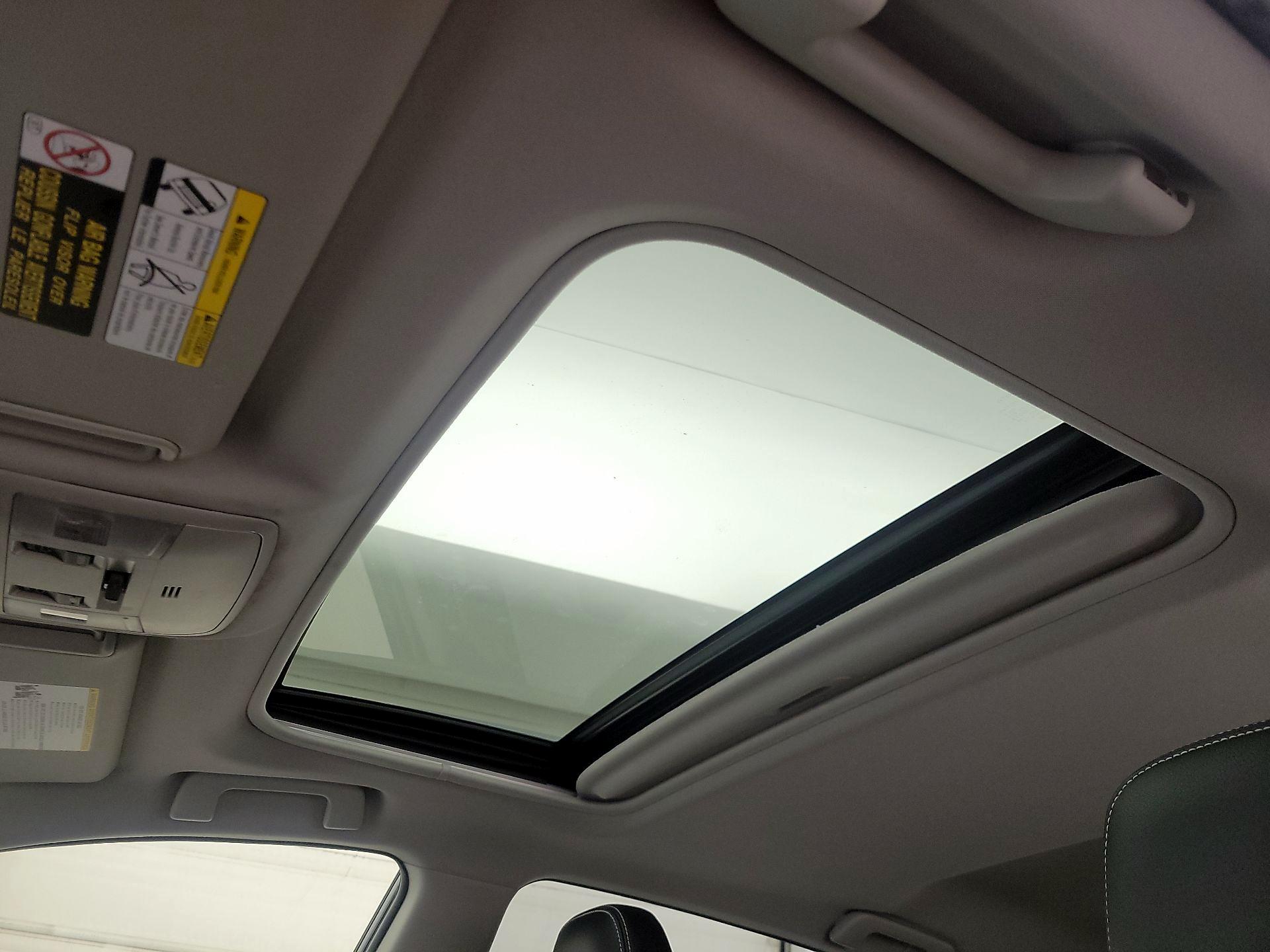 Thumbnail: 2018 Toyota RAV4 - 19