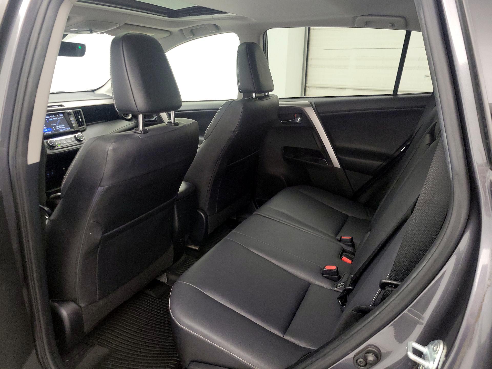 Thumbnail: 2018 Toyota RAV4 - 20