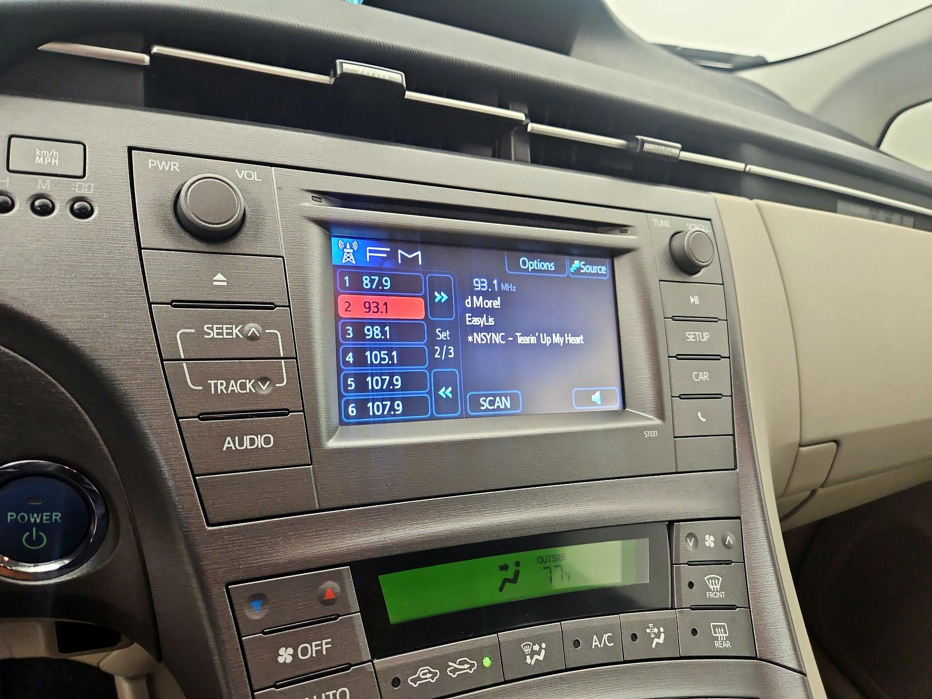Thumbnail: 2014 Toyota Prius - 14