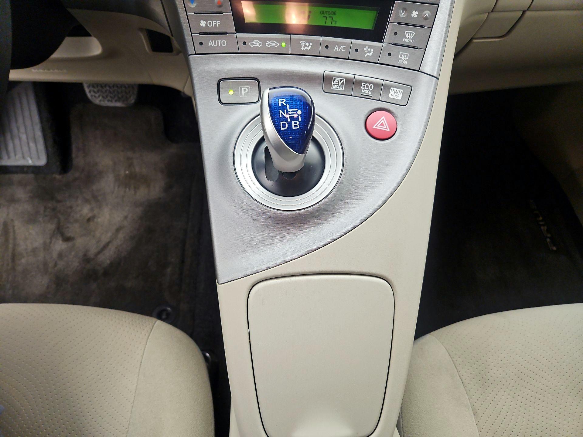 Thumbnail: 2014 Toyota Prius - 16