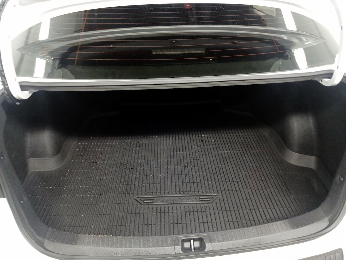 Trunk/Cargo (Seats Up)
