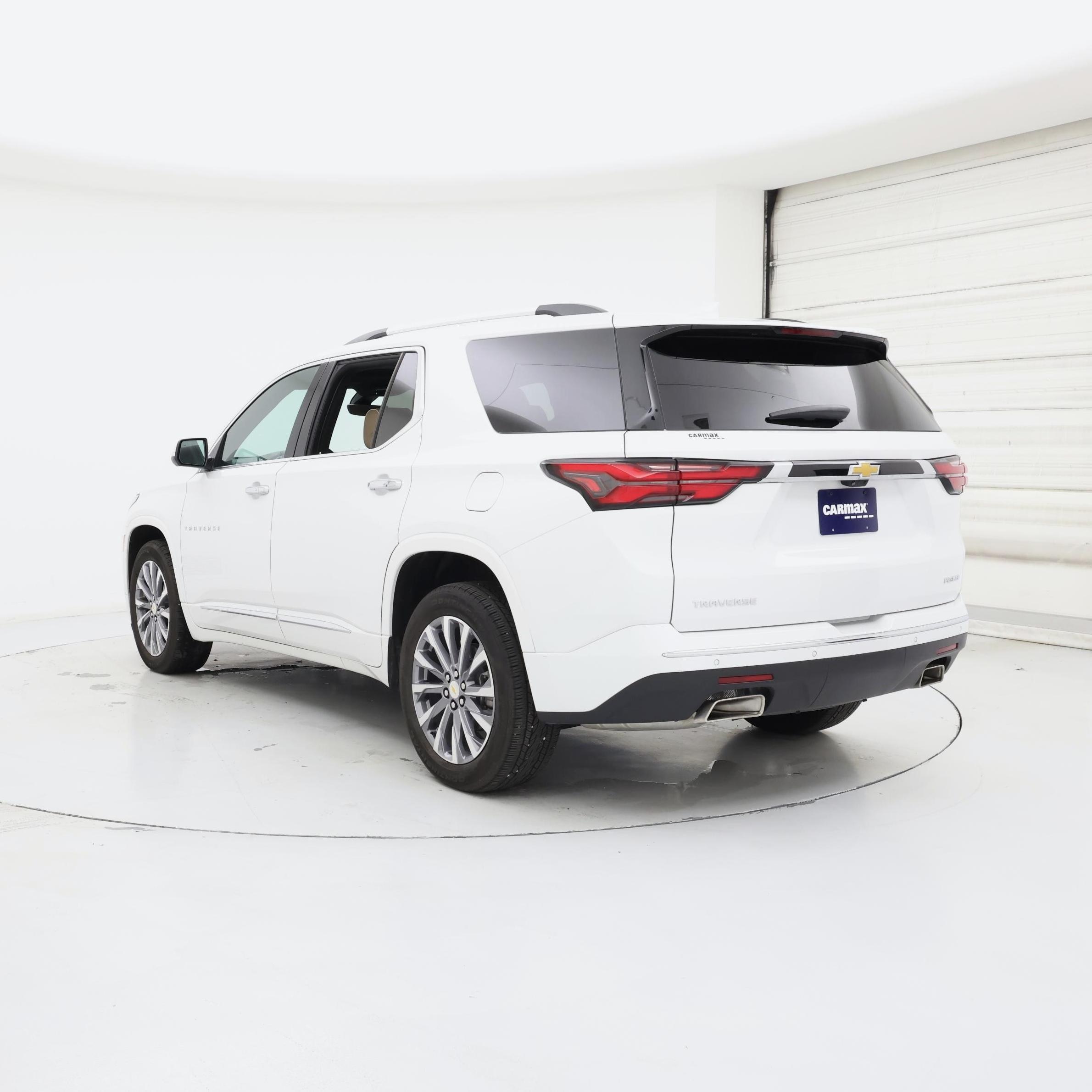 Thumbnail: 2023 Chevrolet Traverse - 2