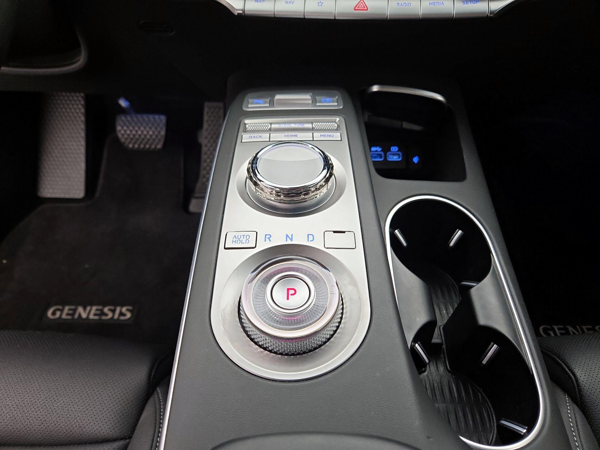 Thumbnail: 2023 Genesis GV70 - 18