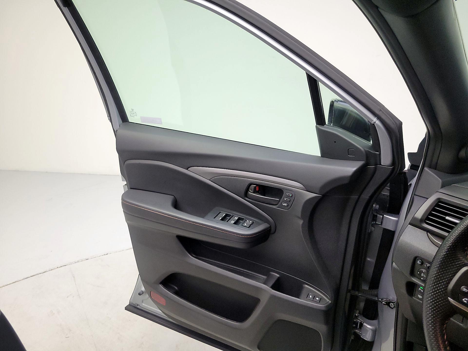 Thumbnail: 2023 Honda Passport - 12