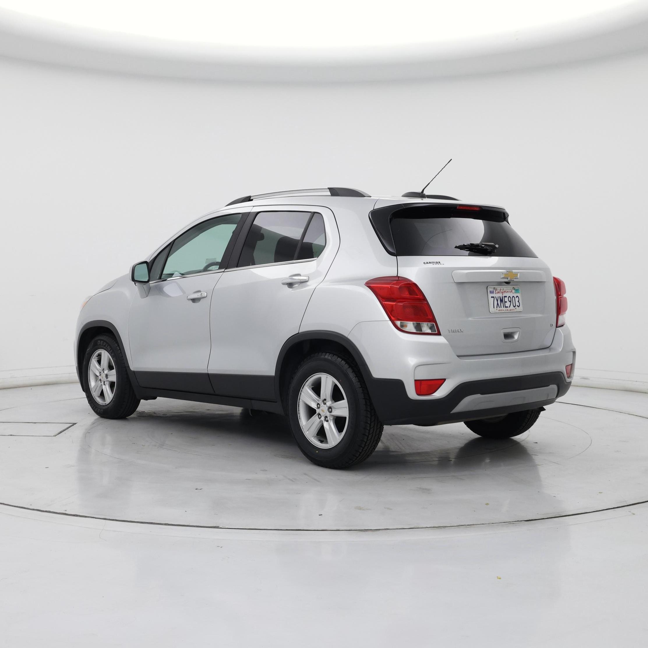 Thumbnail: 2017 Chevrolet Trax - 2