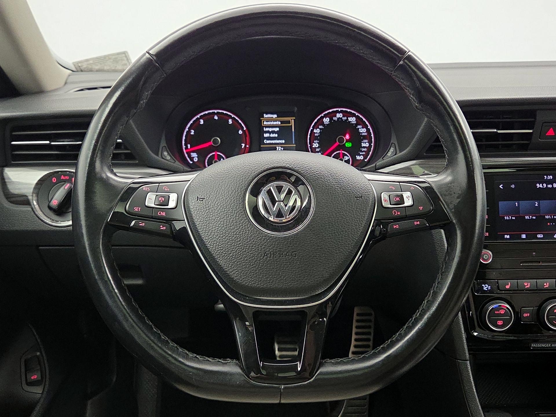 Thumbnail: 2020 Volkswagen Passat - 10
