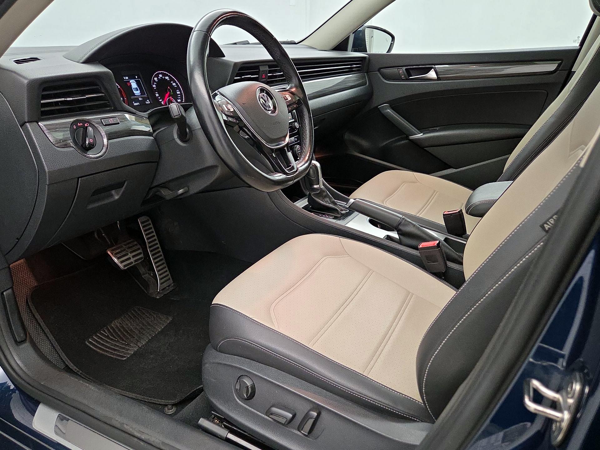 Thumbnail: 2020 Volkswagen Passat - 11