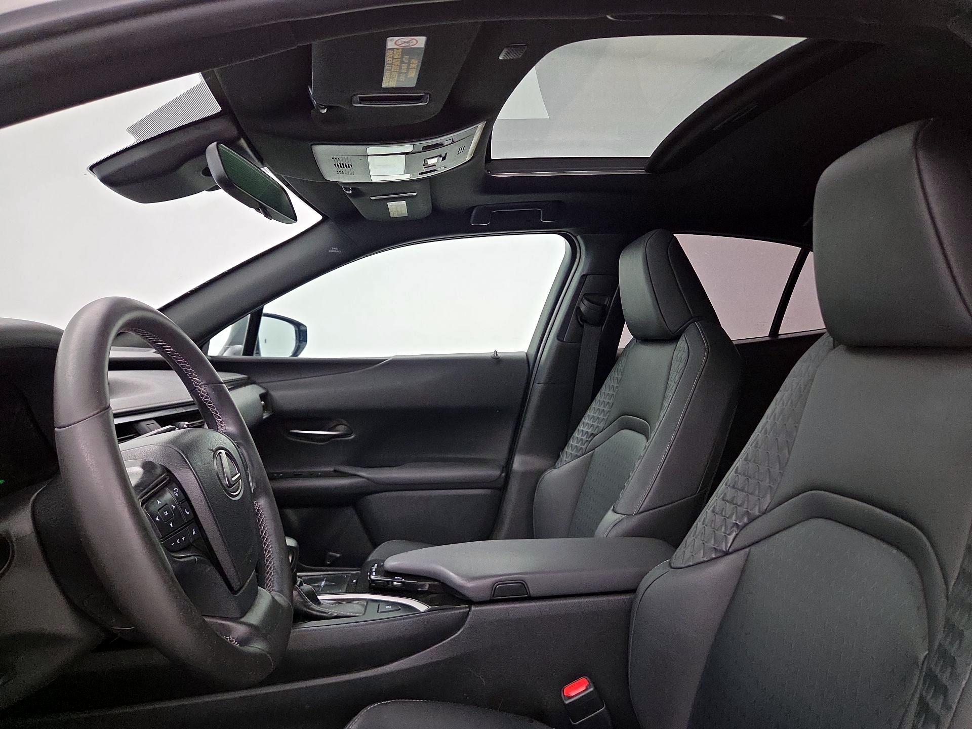 Thumbnail: 2019 Lexus UX - 19