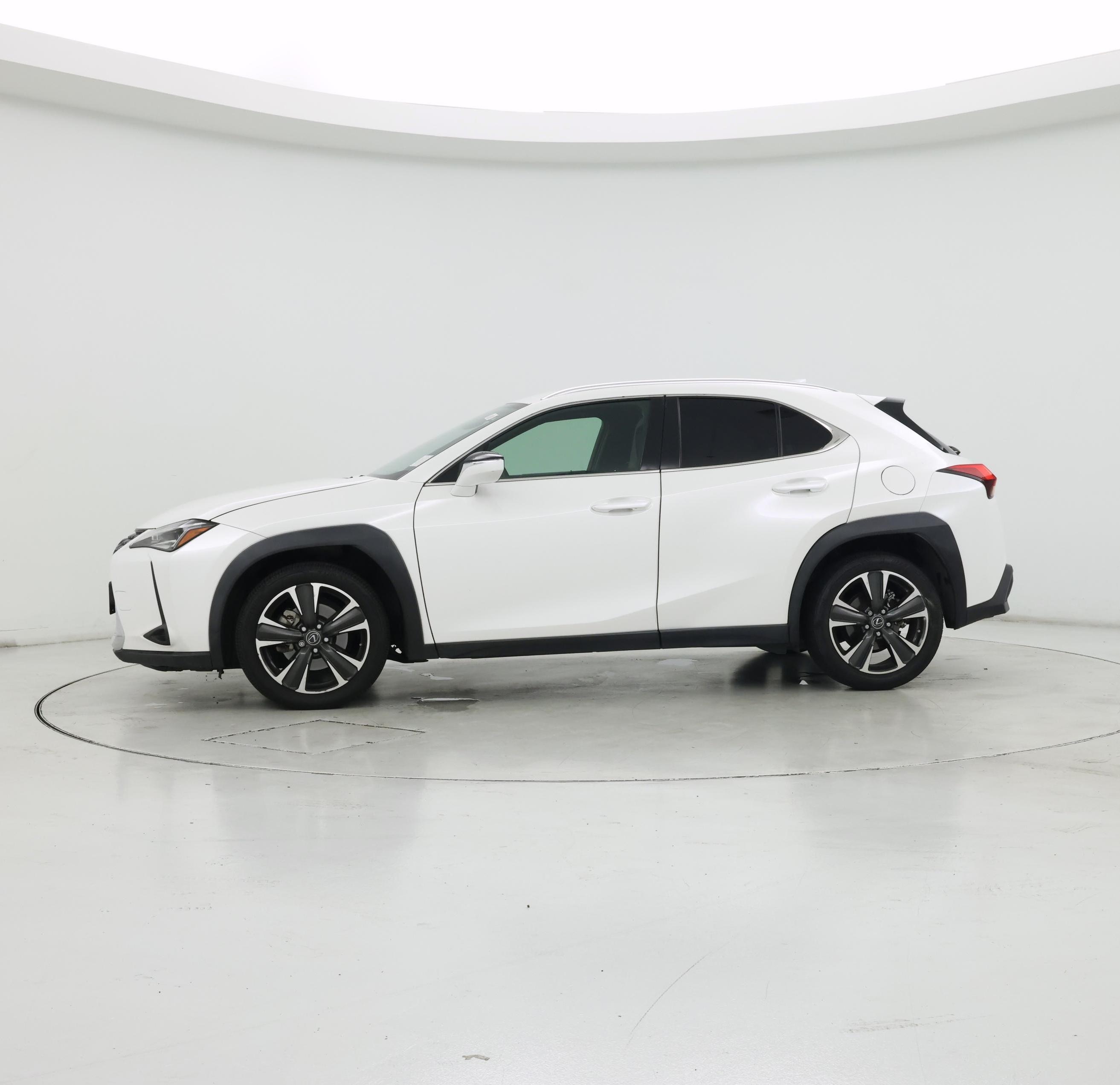 Thumbnail: 2019 Lexus UX - 3