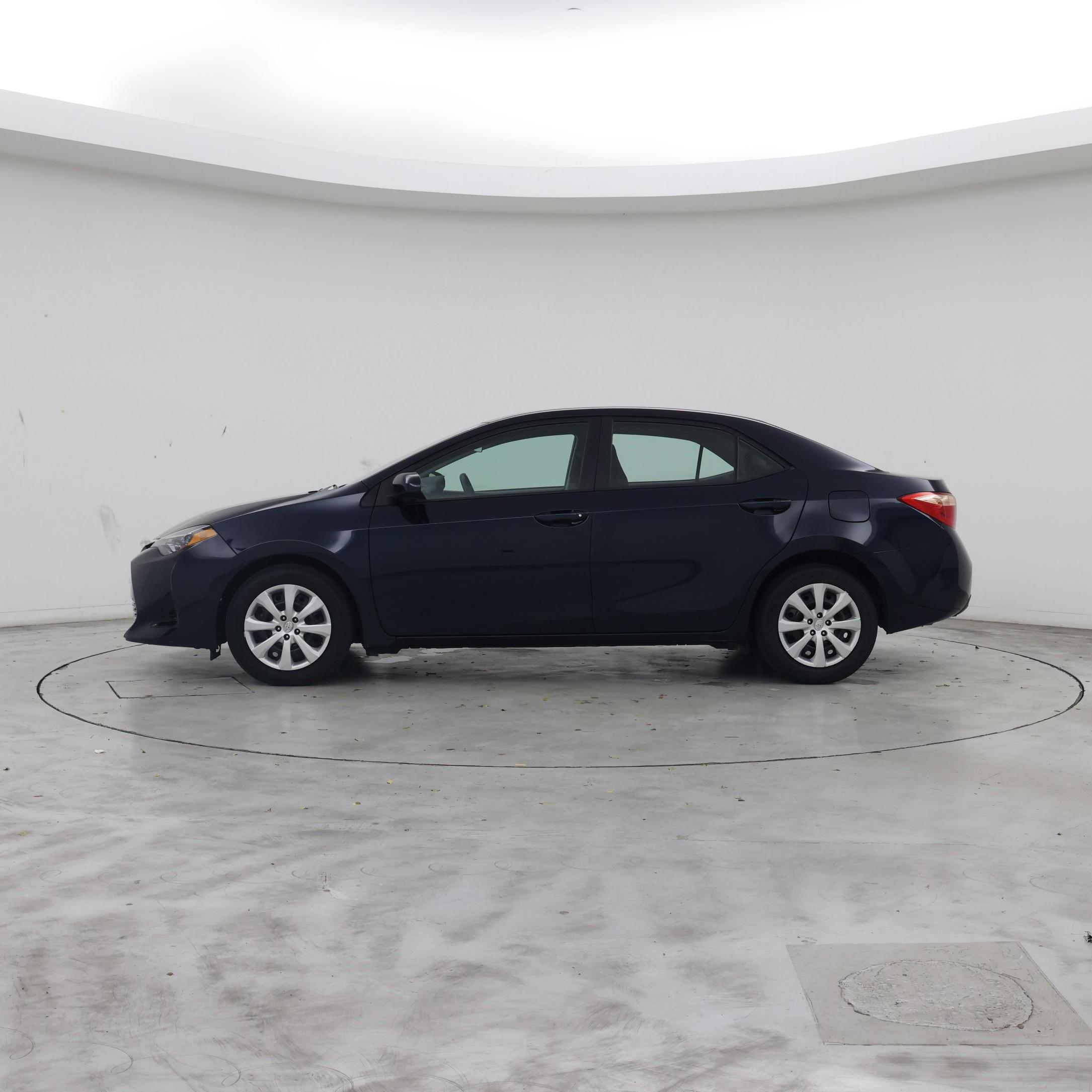 Thumbnail: 2018 Toyota Corolla - 3