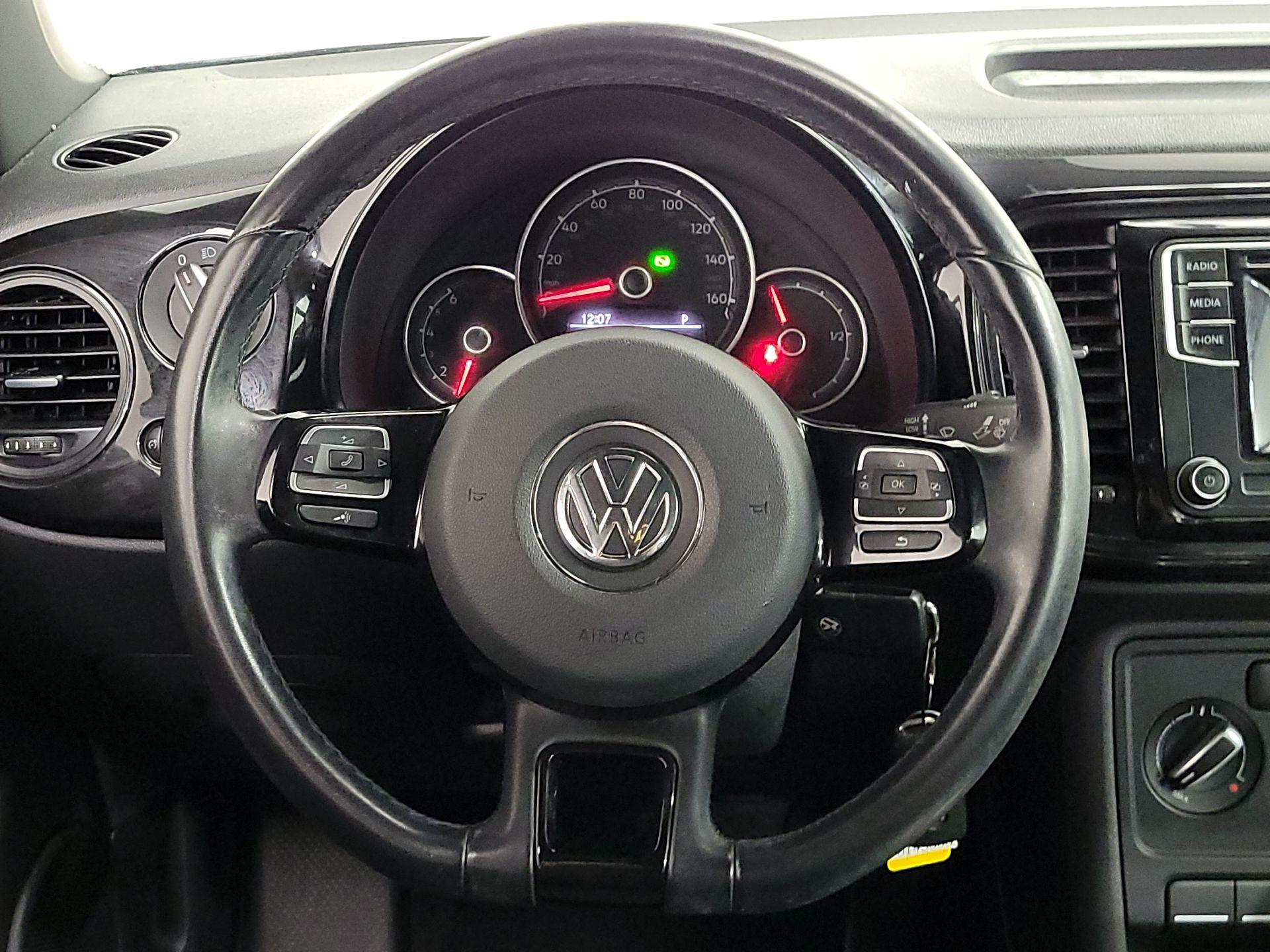 Thumbnail: 2019 Volkswagen Beetle - 10