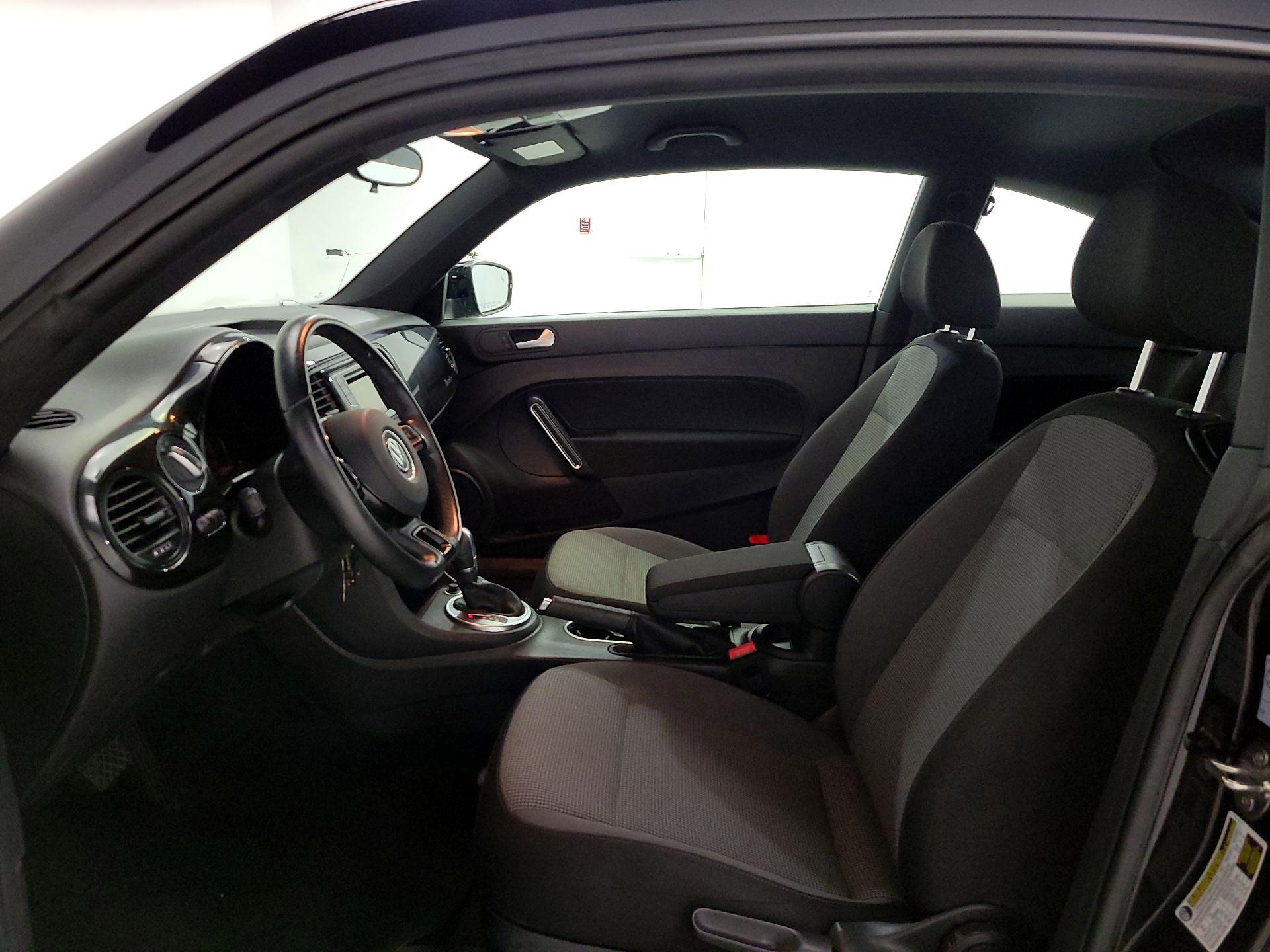 Thumbnail: 2019 Volkswagen Beetle - 11