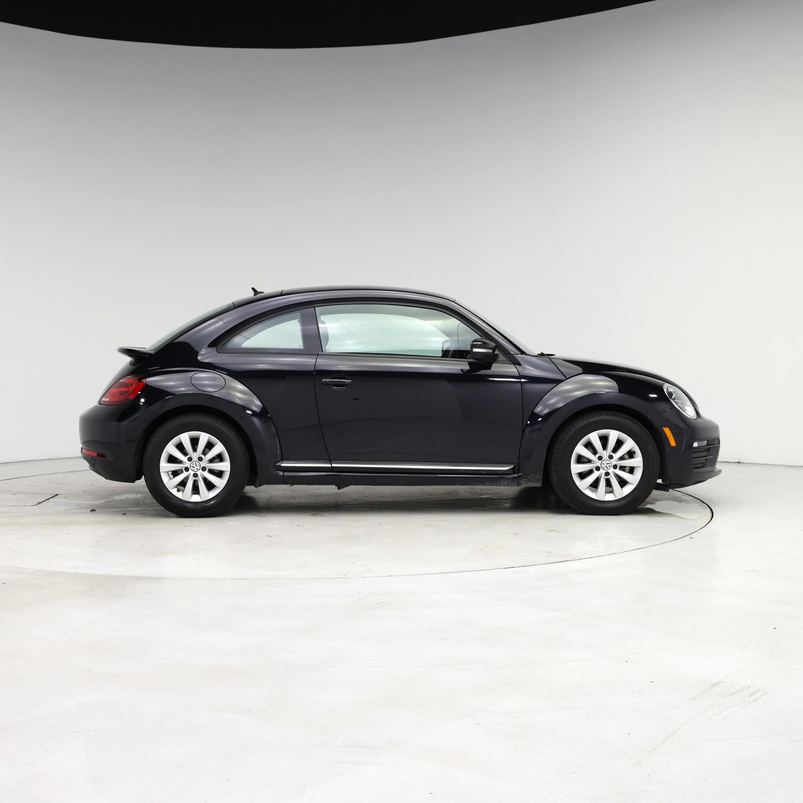 Thumbnail: 2019 Volkswagen Beetle - 7