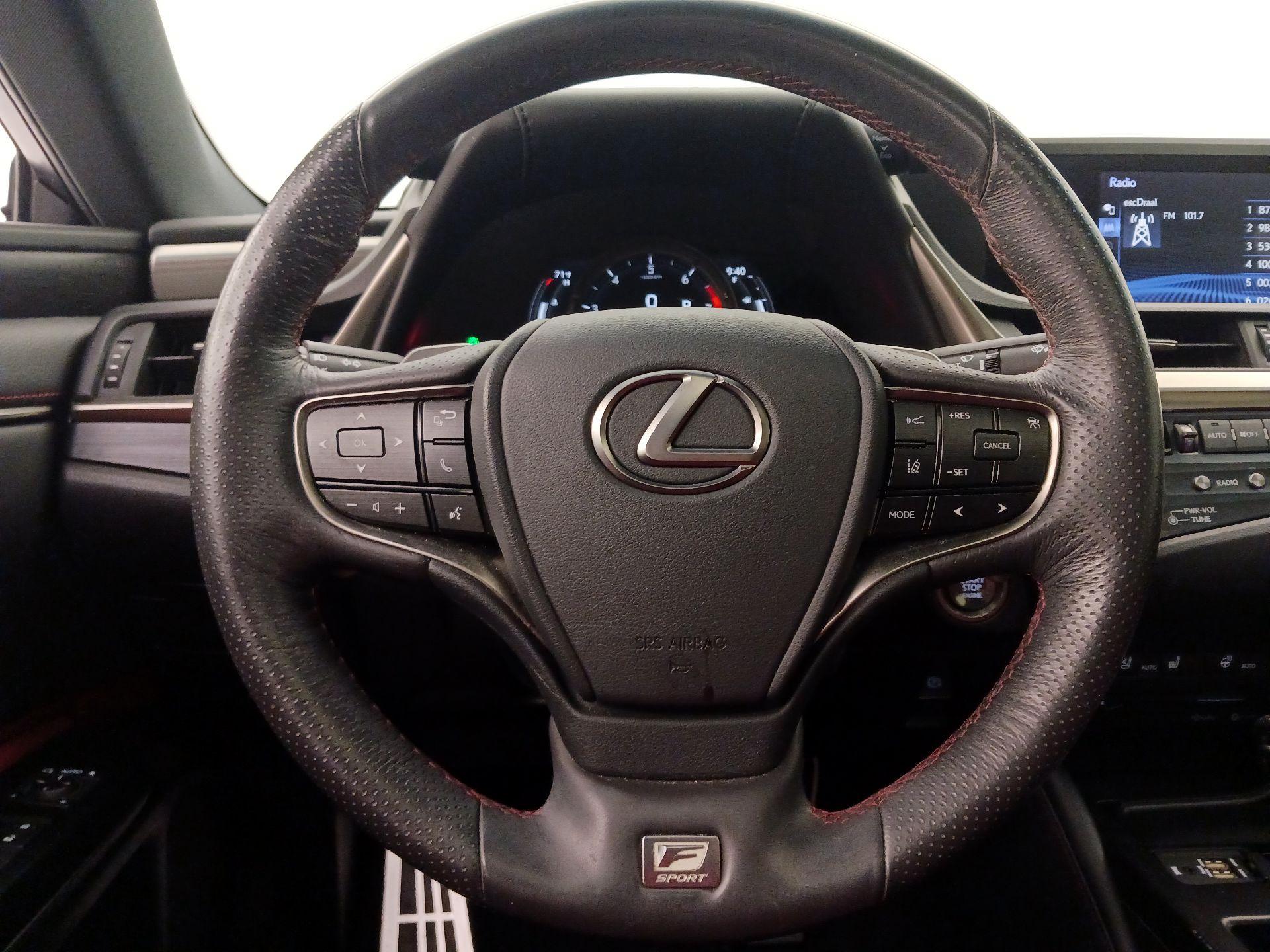 Thumbnail: 2020 Lexus ES - 10