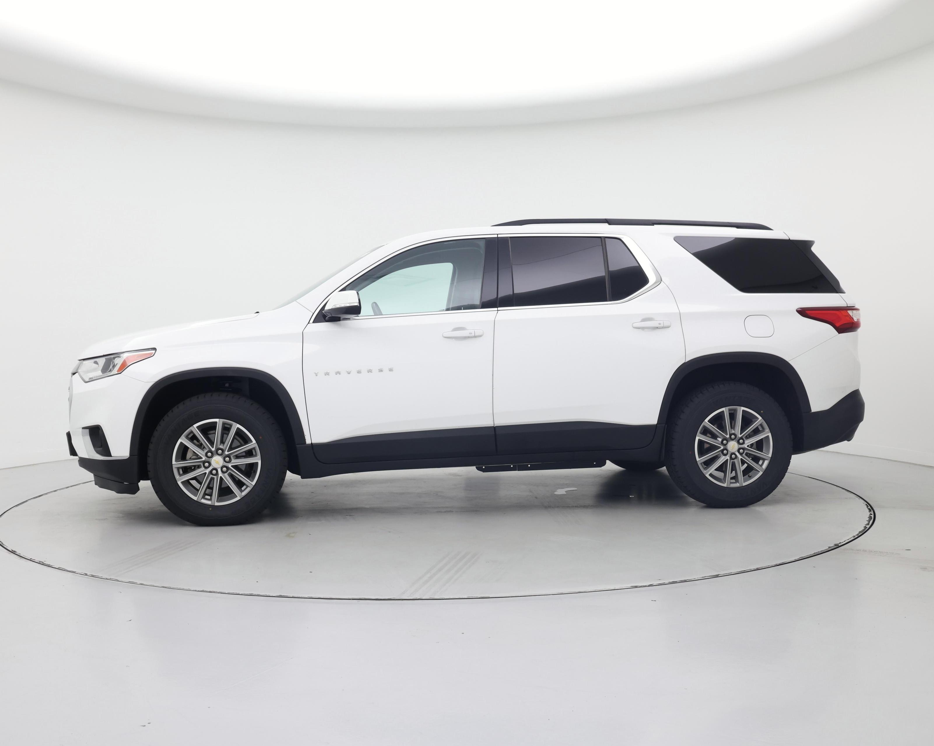 Thumbnail: 2019 Chevrolet Traverse - 3