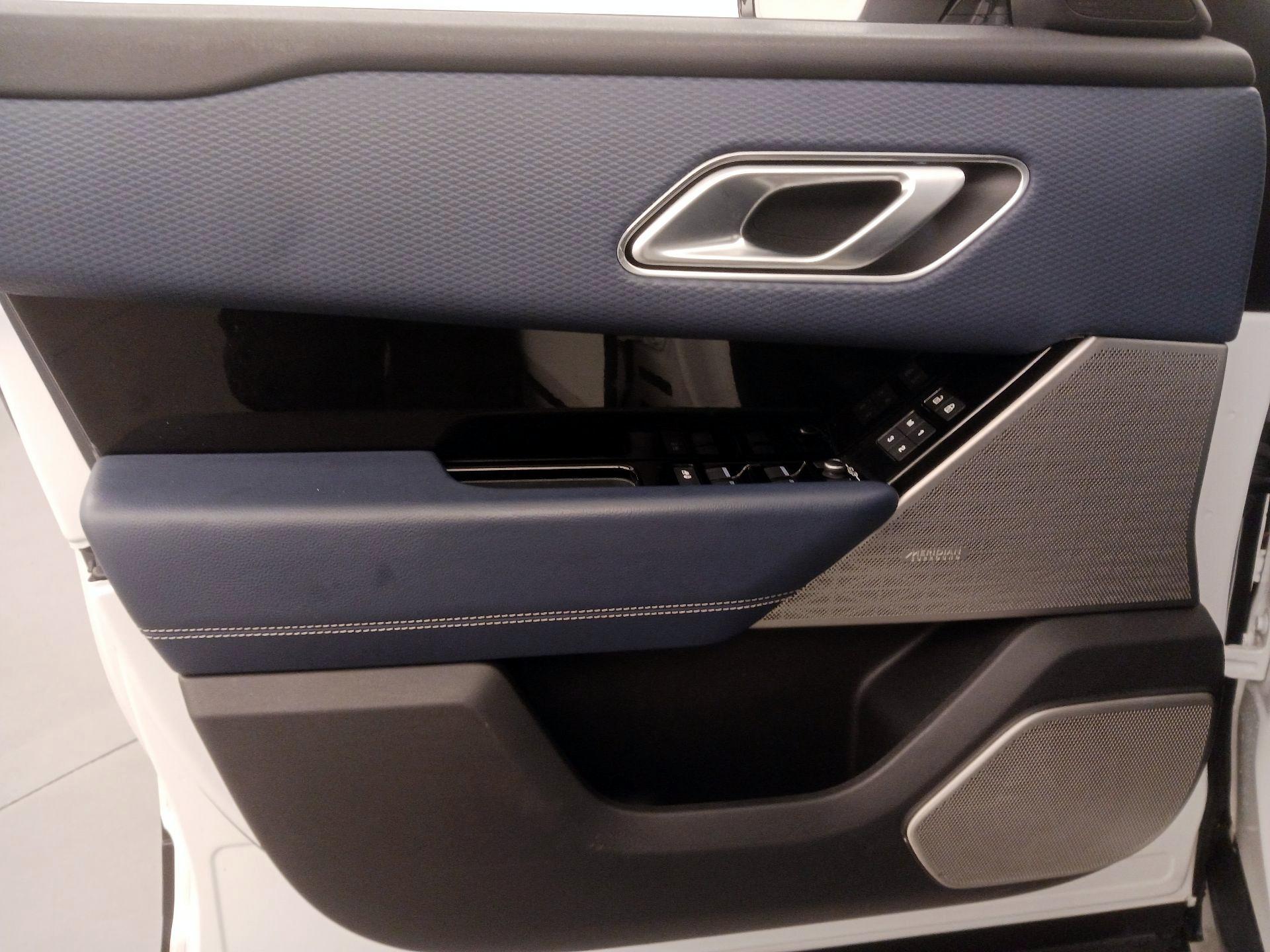 Thumbnail: 2021 Land Rover Range Rover Velar - 12