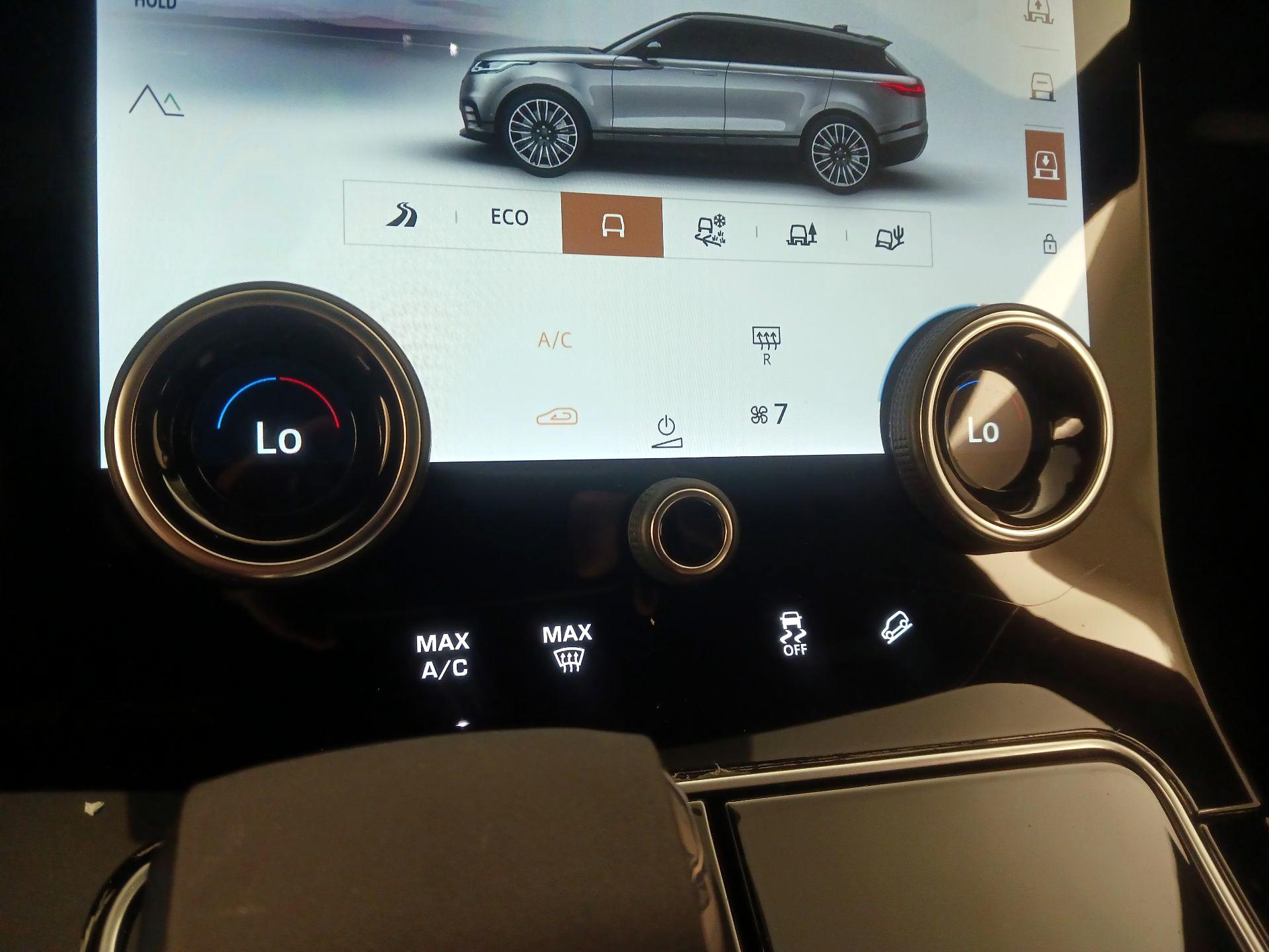 Thumbnail: 2021 Land Rover Range Rover Velar - 17