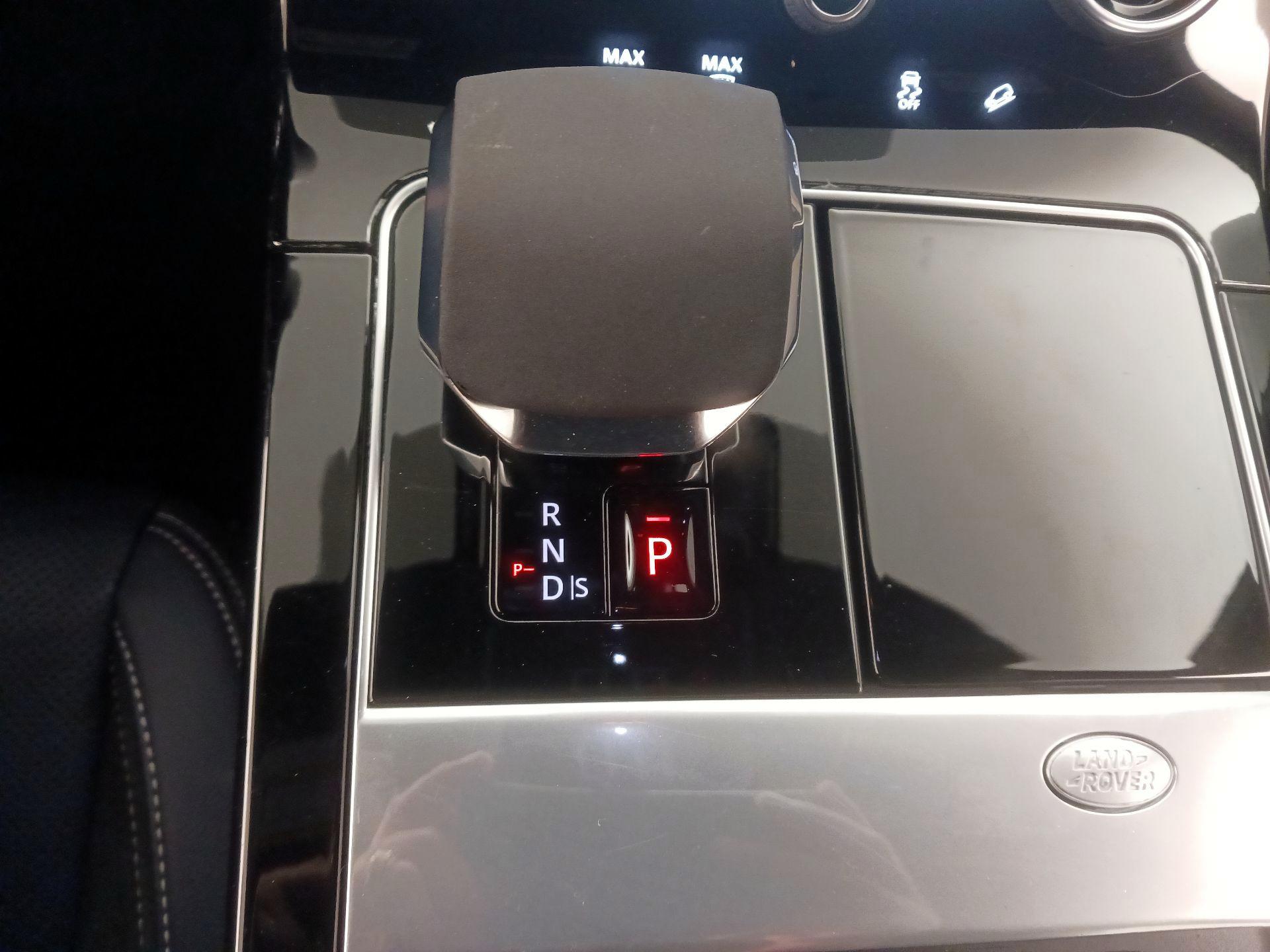 Thumbnail: 2021 Land Rover Range Rover Velar - 18