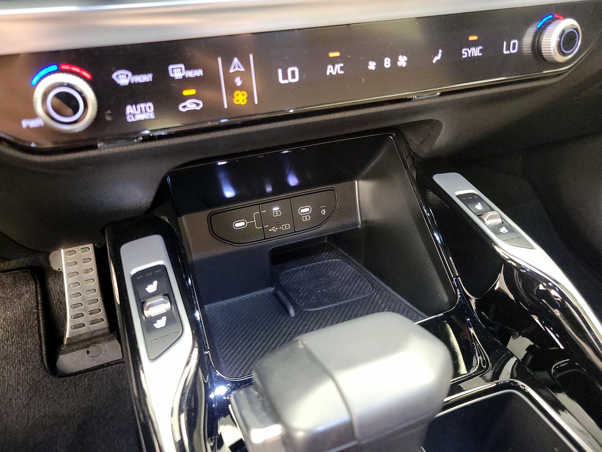 Thumbnail: 2024 Kia Sorento - 19