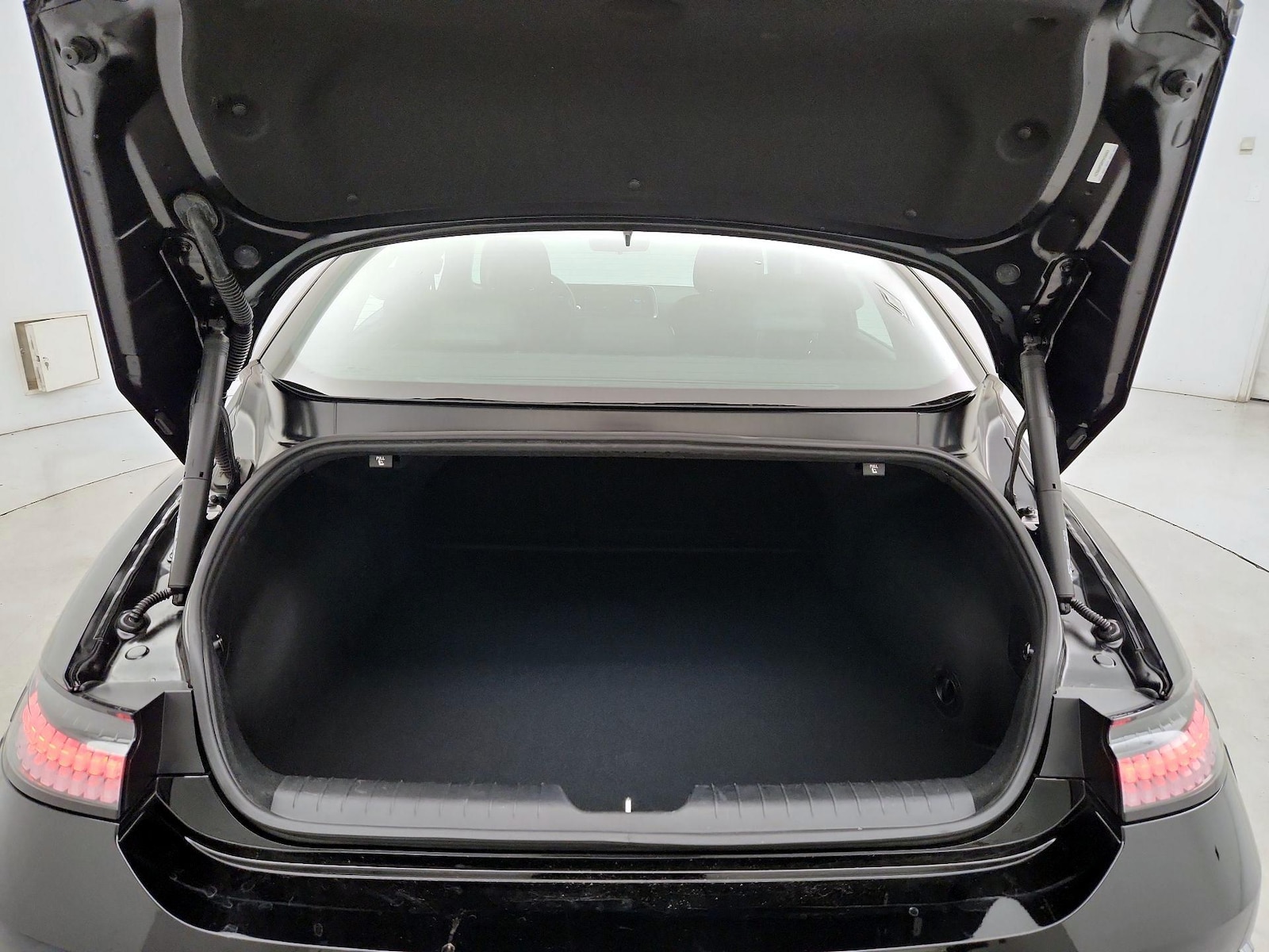 2025 Hyundai IONIQ 6 SE - Photo 22