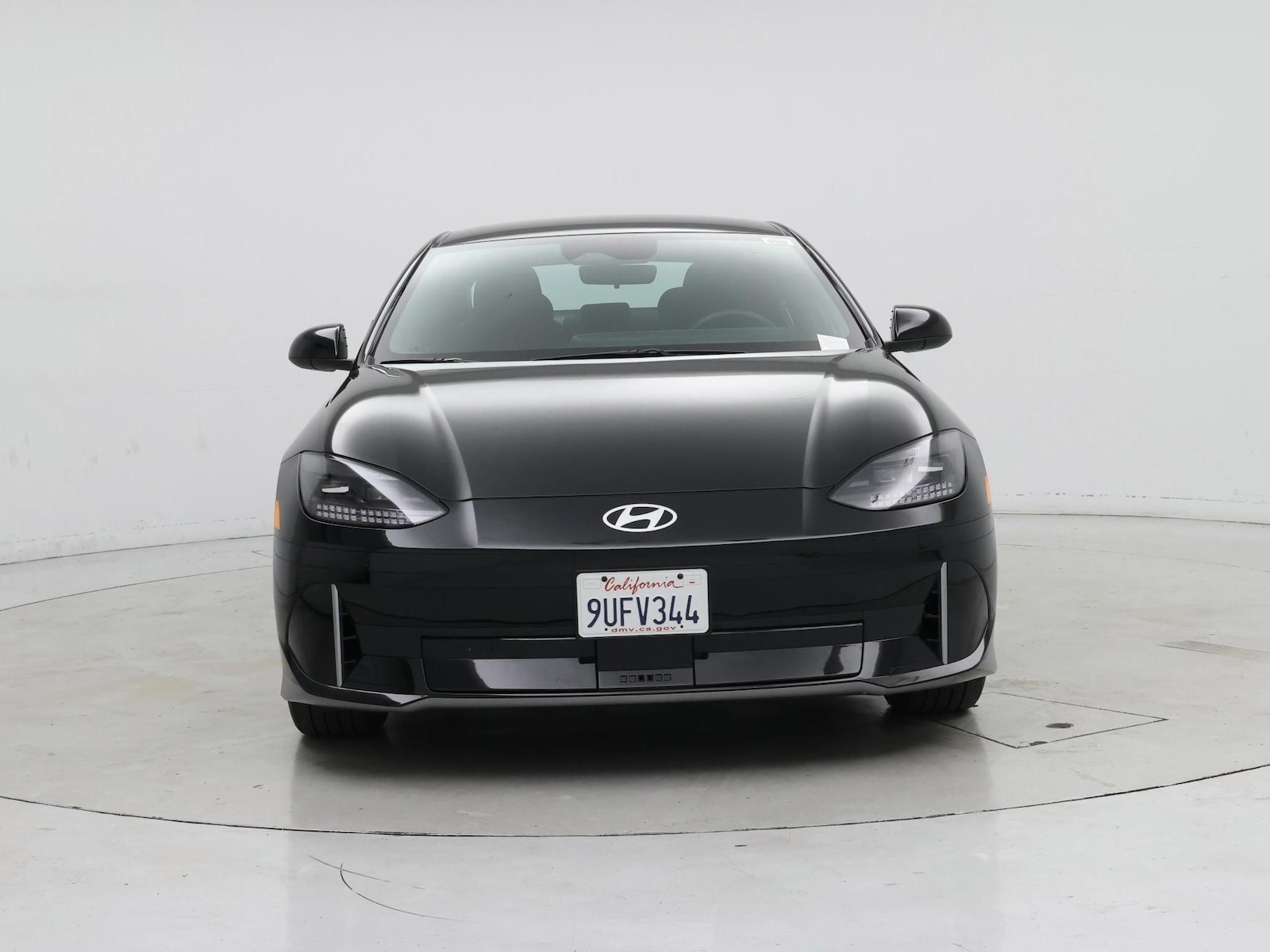 2025 Hyundai IONIQ 6 SE - Photo 6