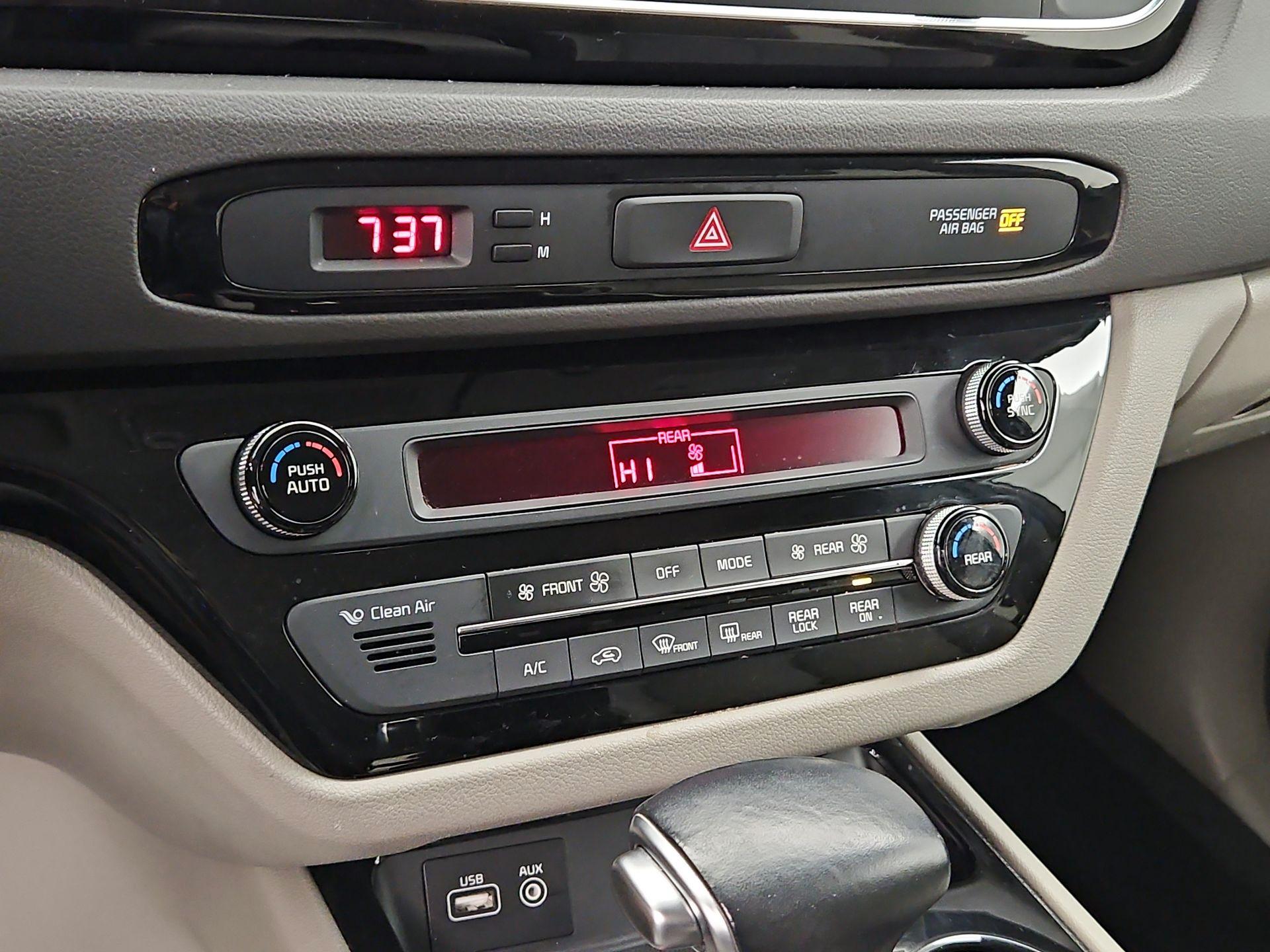 Thumbnail: 2017 Kia Sedona - 16