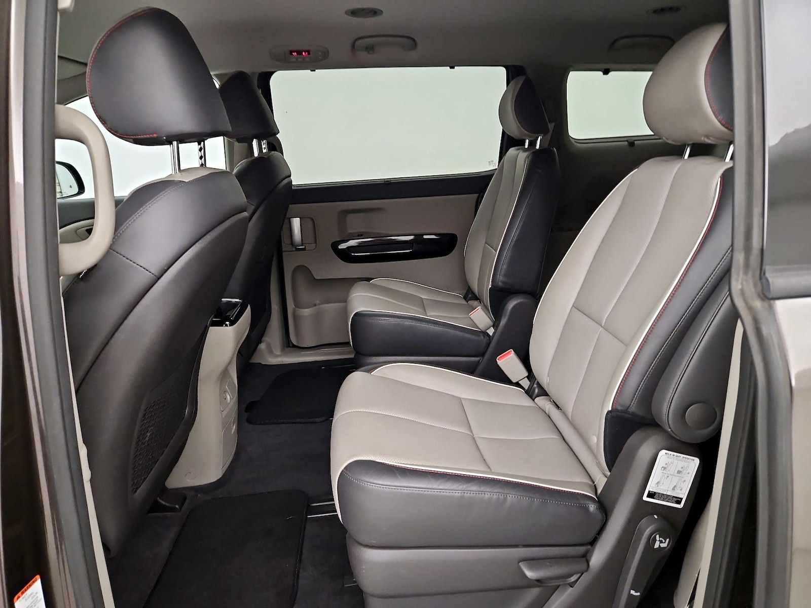 2017 Kia Sedona EX - Photo 20