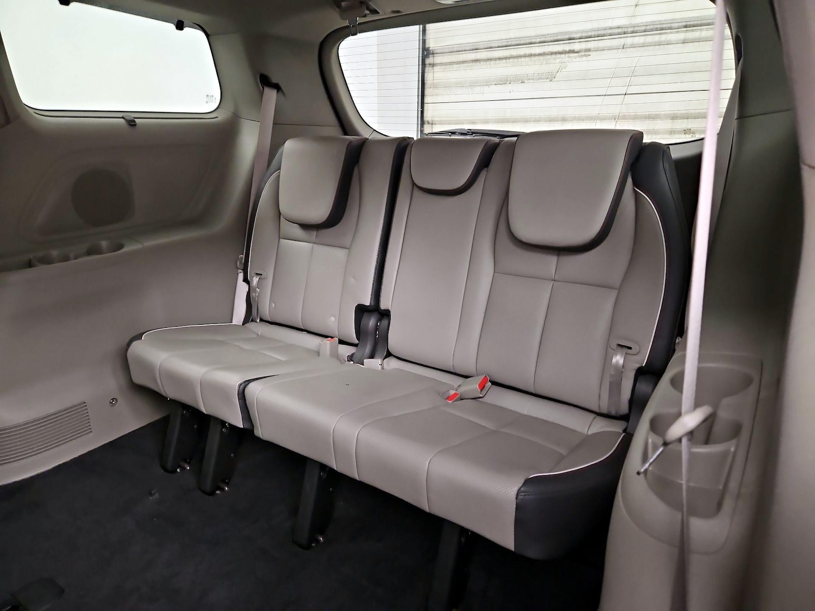 2017 Kia Sedona EX - Photo 21