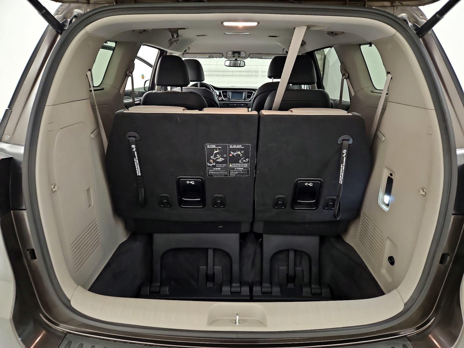 2017 Kia Sedona EX - Photo 22