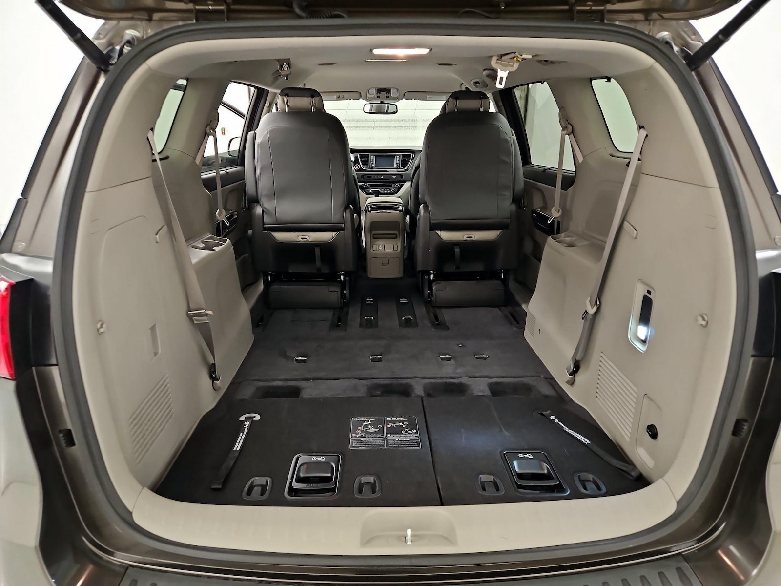 2017 Kia Sedona EX - Photo 23