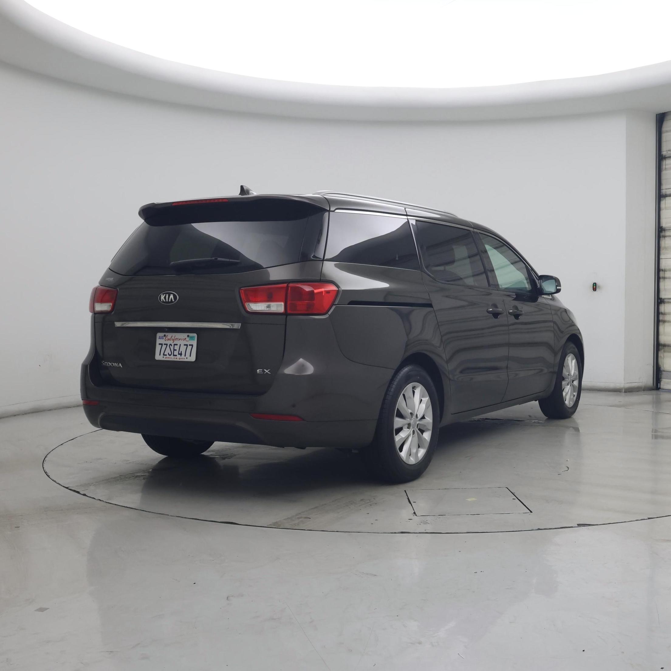 Thumbnail: 2017 Kia Sedona - 8