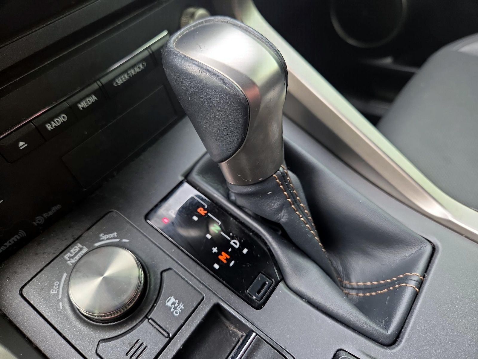 2020 Lexus NX 300 - Photo 19
