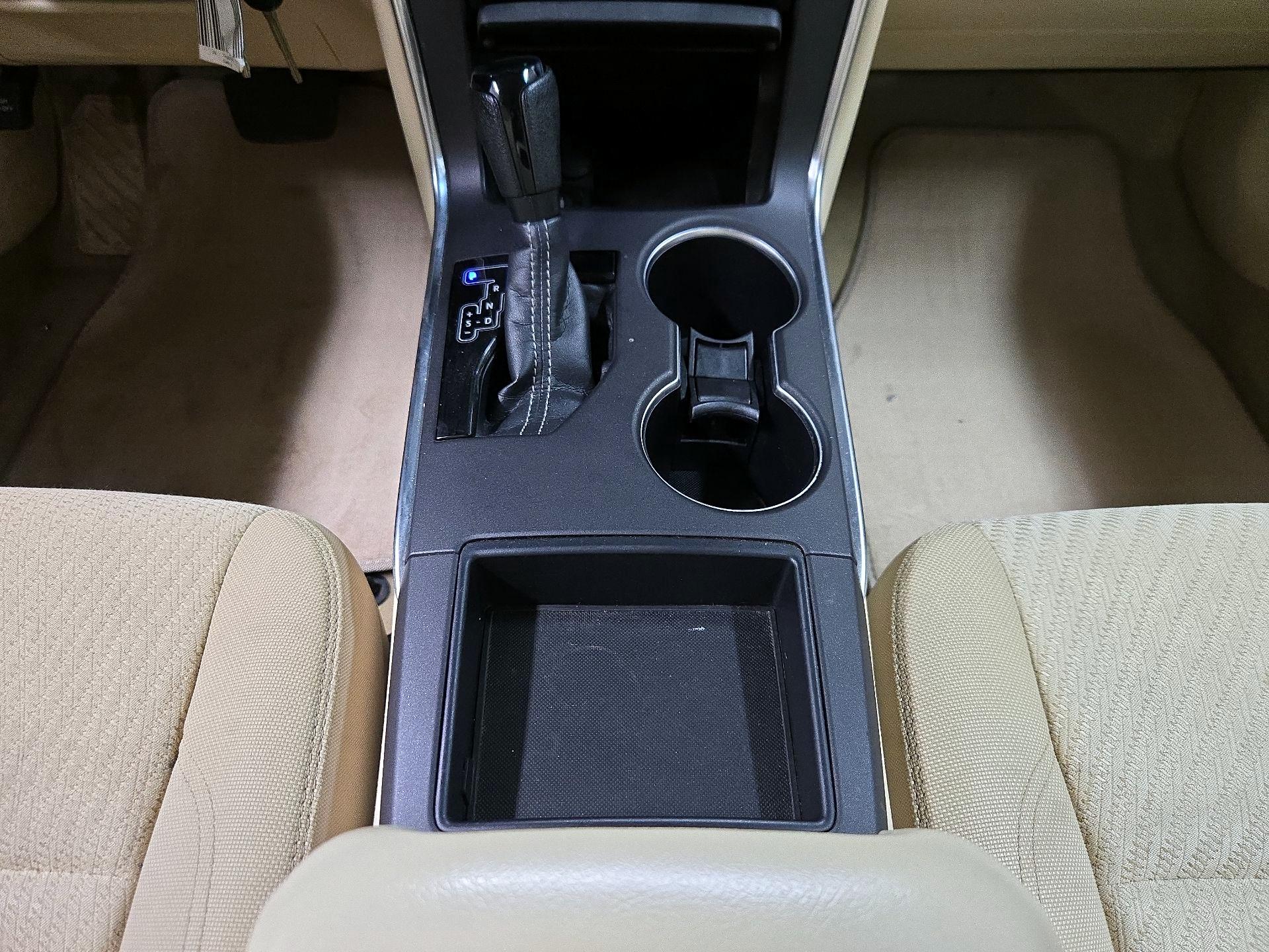 Thumbnail: 2016 Toyota Camry - 17