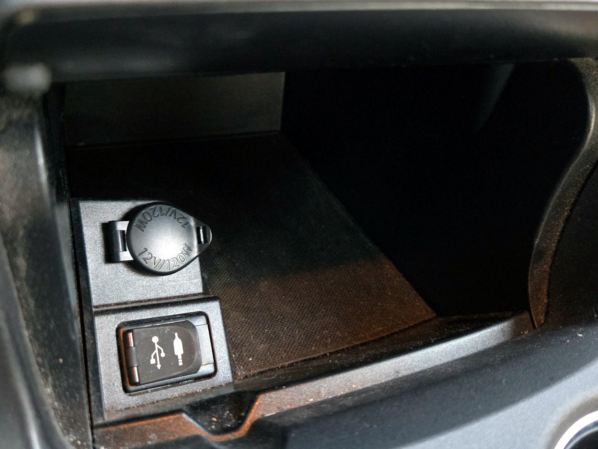 Thumbnail: 2016 Toyota Camry - 18