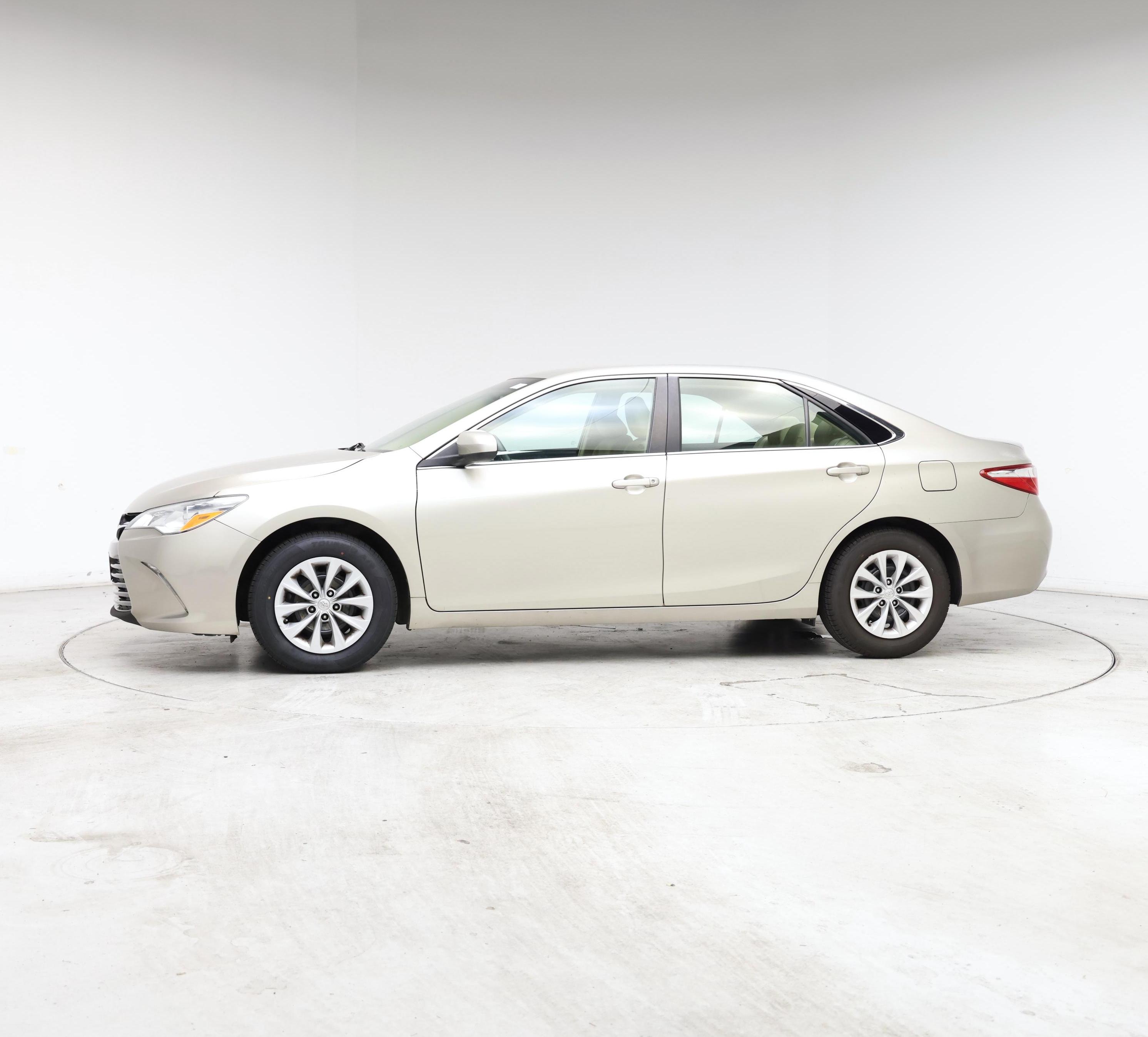 Thumbnail: 2016 Toyota Camry - 3