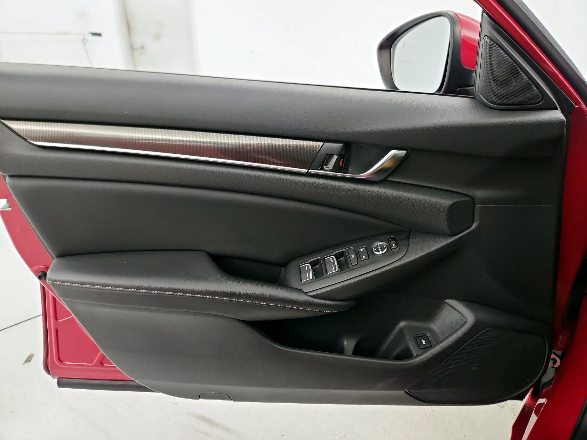 Thumbnail: 2018 Honda Accord - 12
