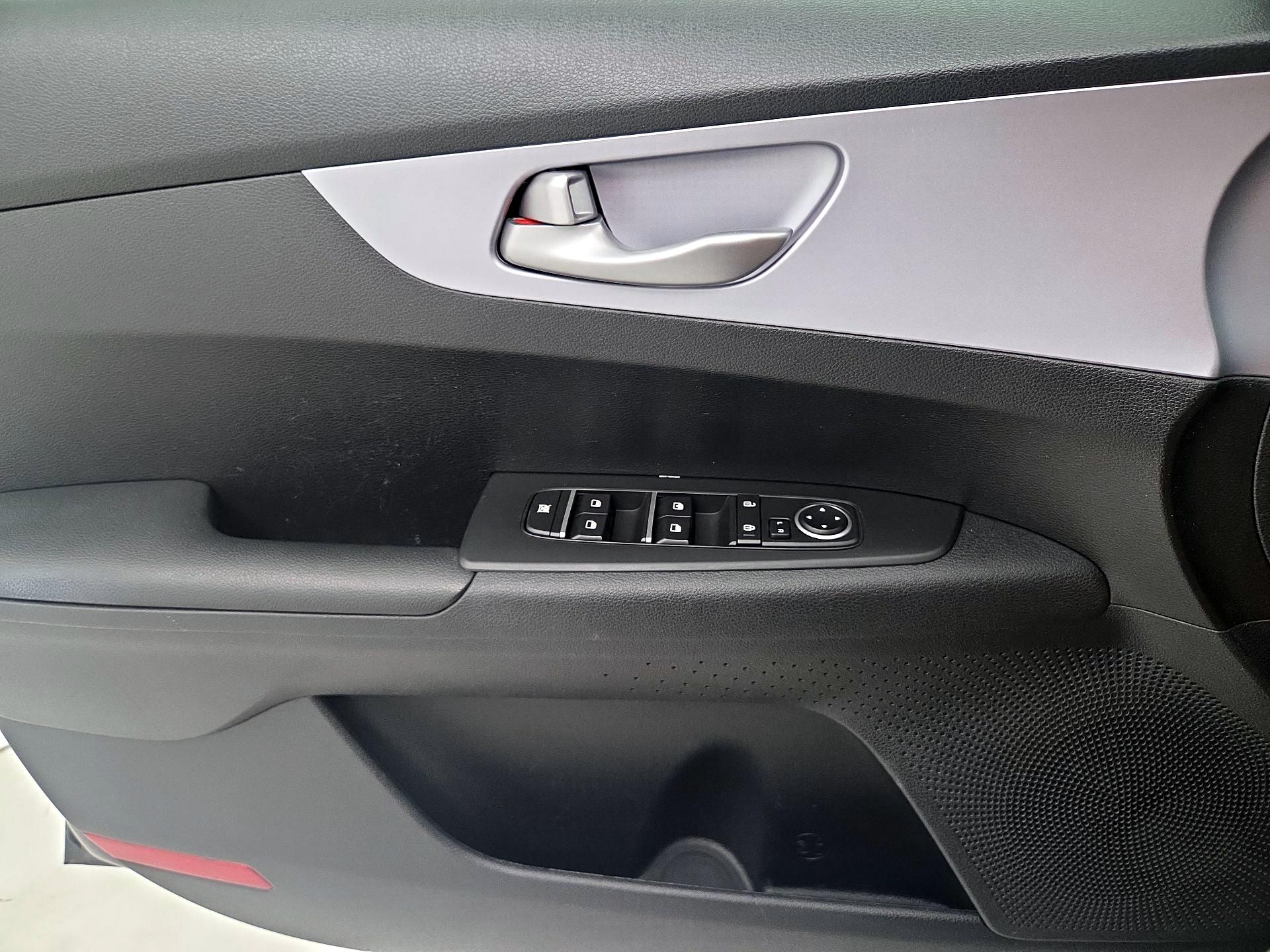 Thumbnail: 2024 Kia Forte - 12