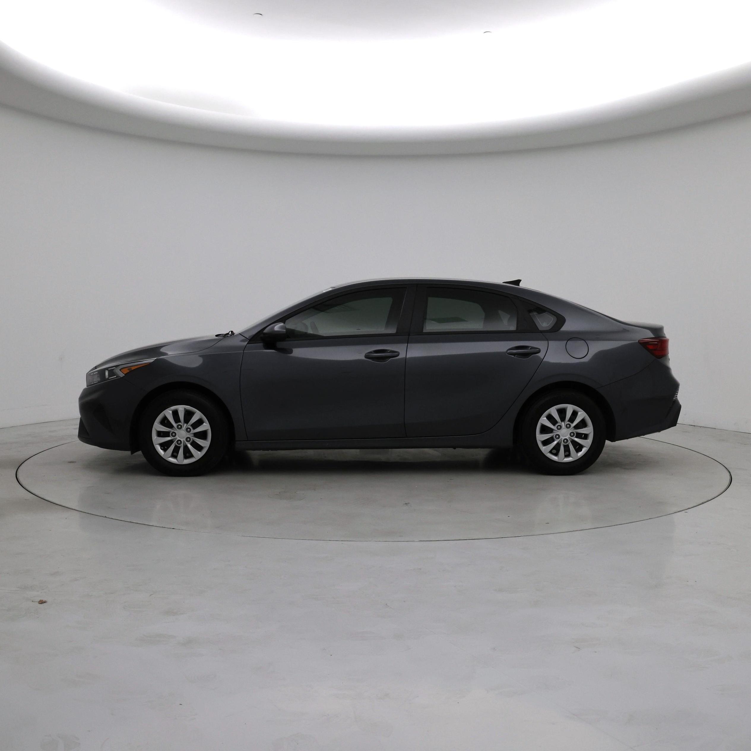 Thumbnail: 2024 Kia Forte - 3