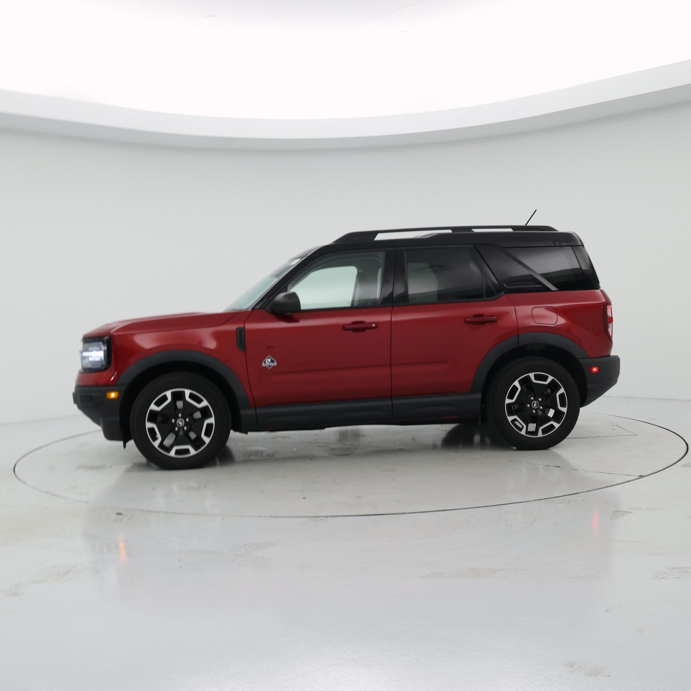 Thumbnail: 2021 Ford Bronco Sport - 3